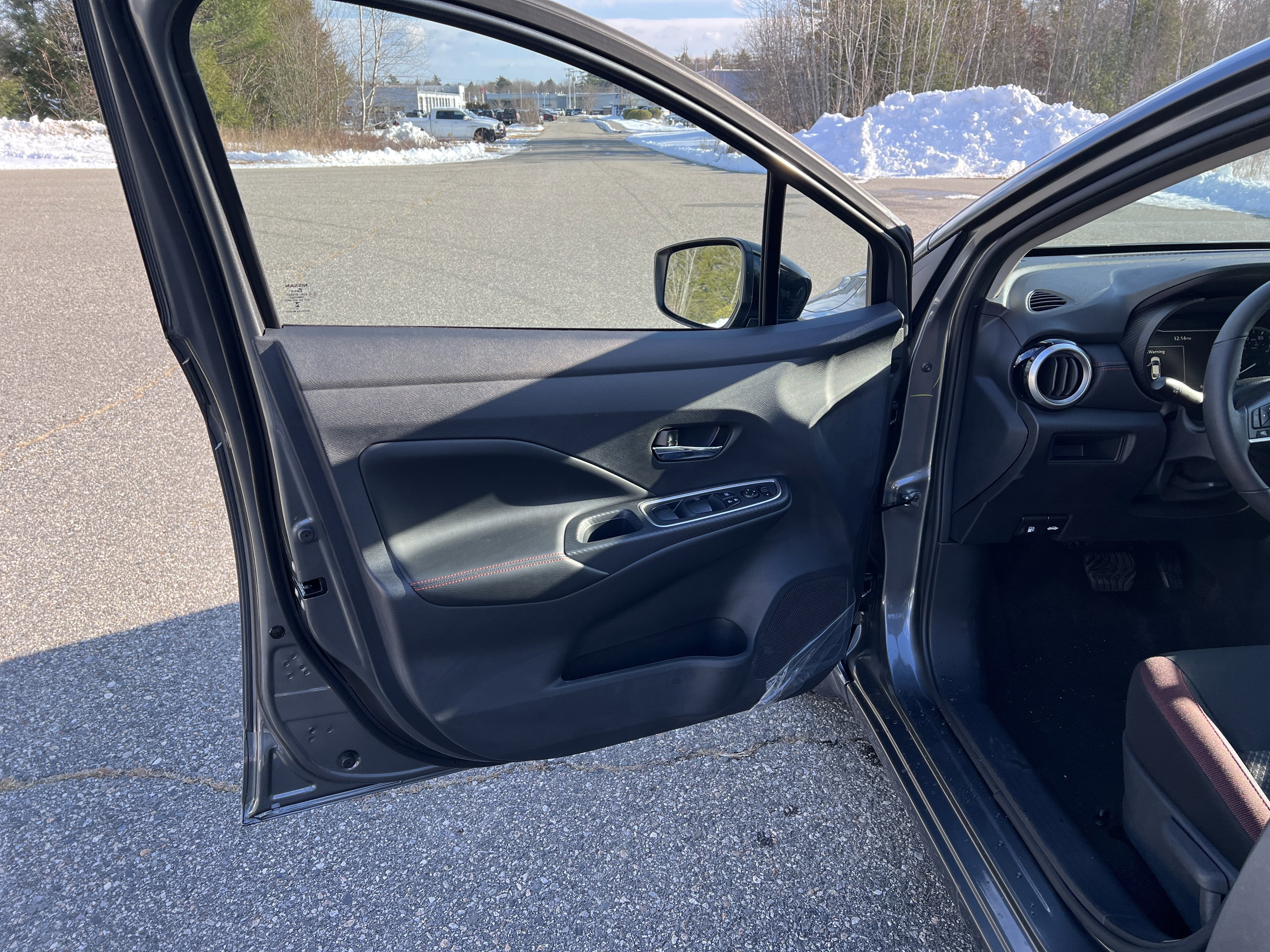 2025 Nissan Versa SR