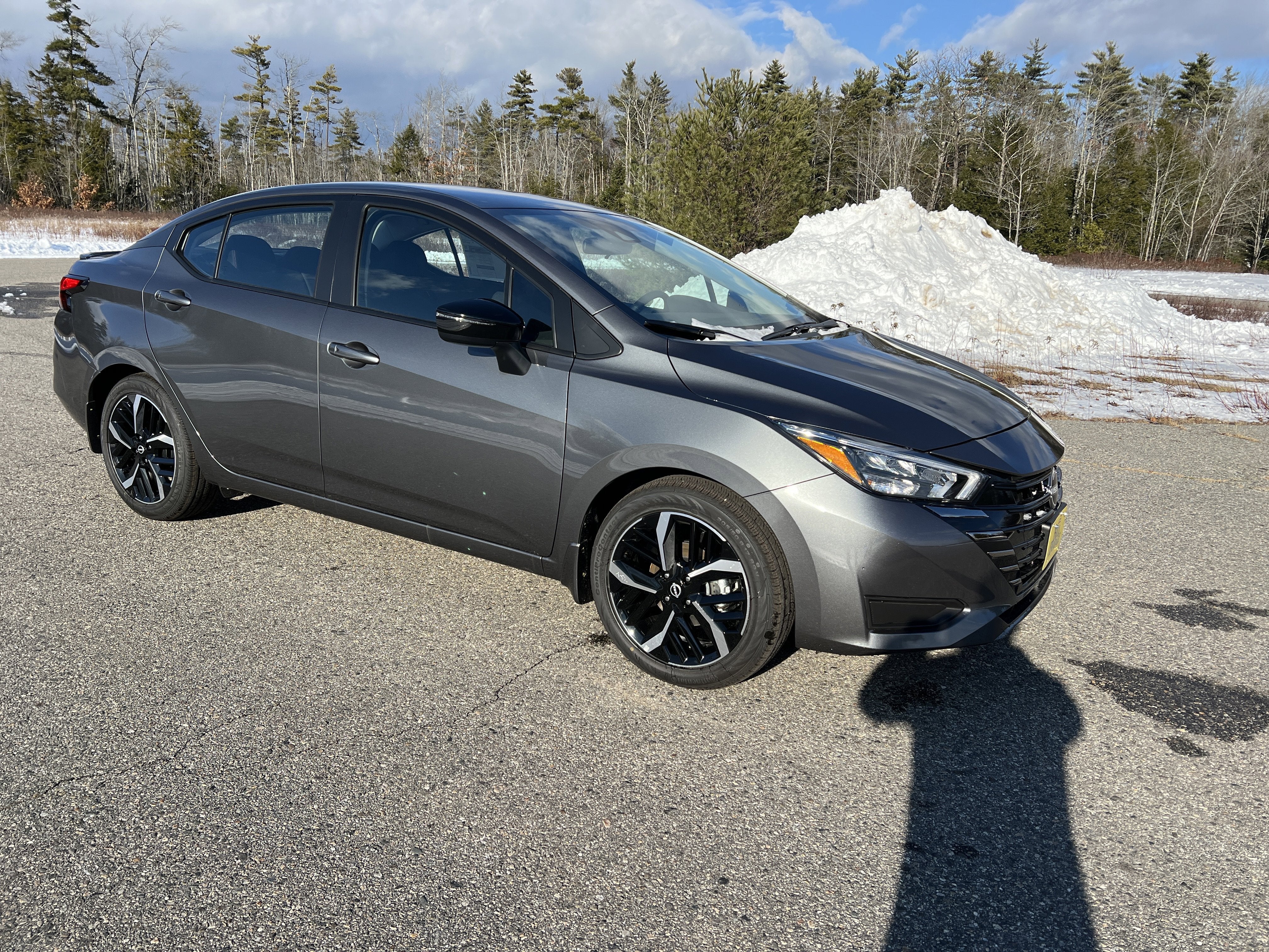 2025 Nissan Versa SR