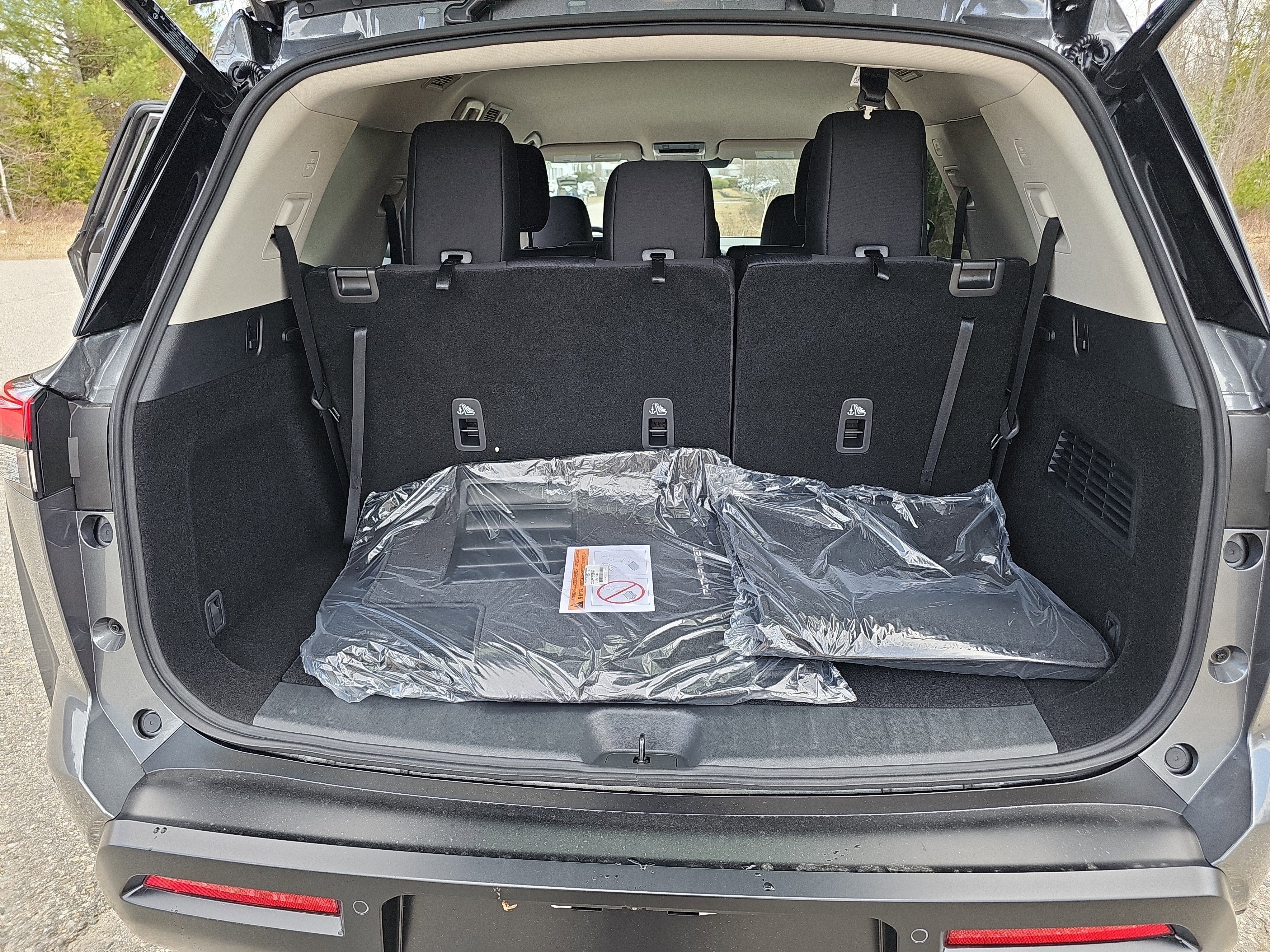 2026 Nissan Pathfinder SV