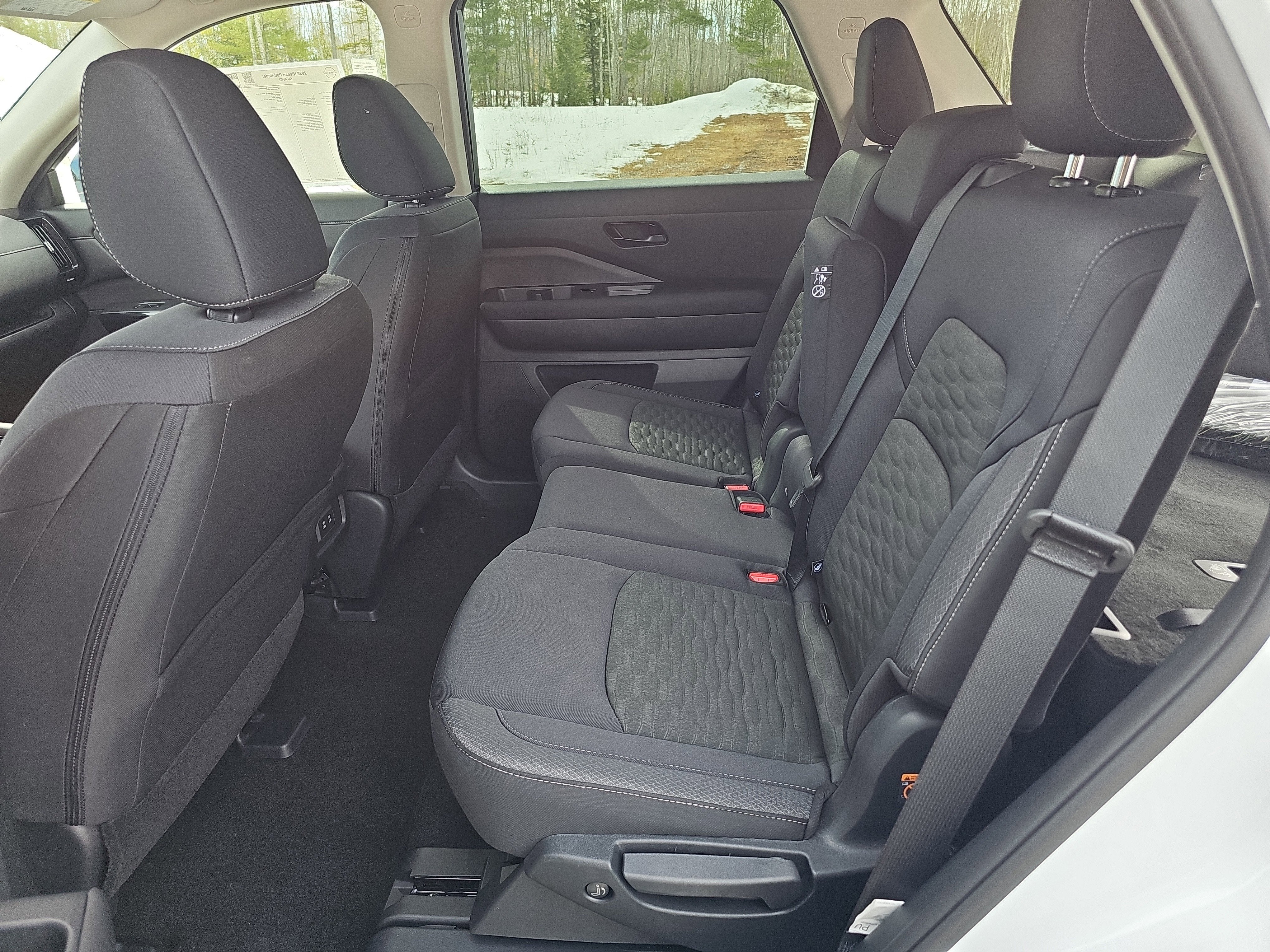 2026 Nissan Pathfinder SV