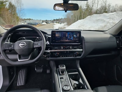 2026 Nissan Pathfinder SV