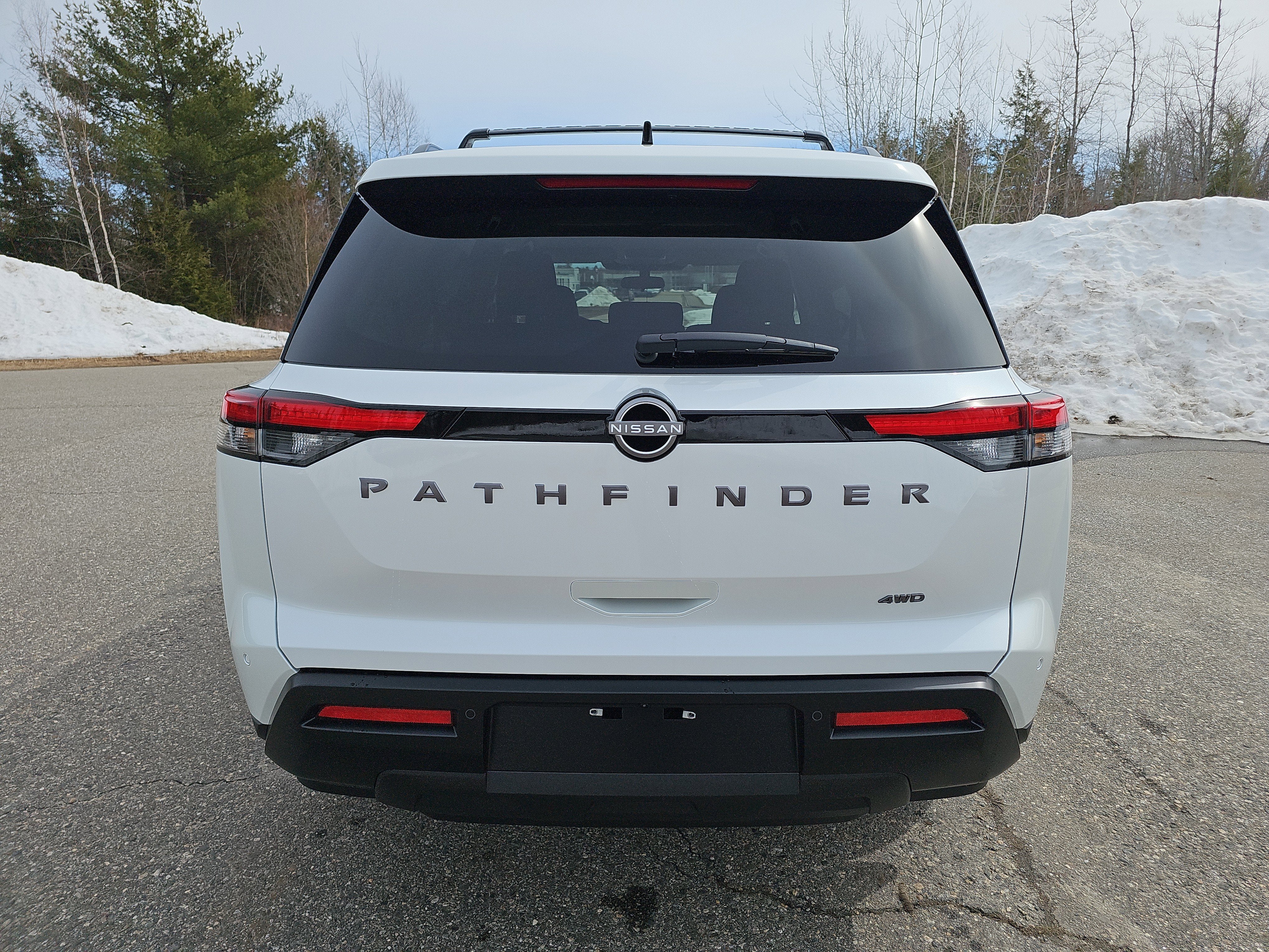 2026 Nissan Pathfinder SV