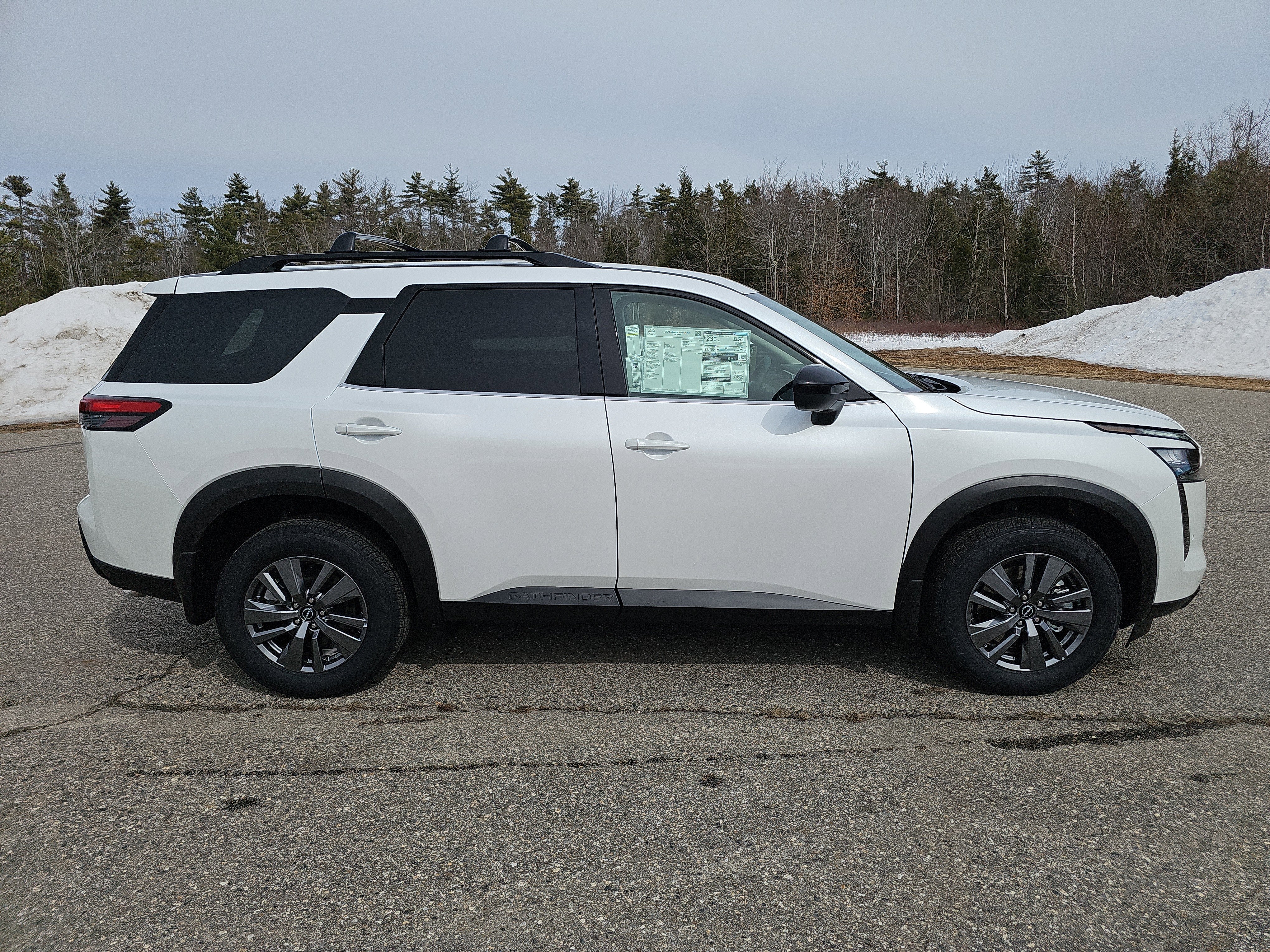 2026 Nissan Pathfinder SV