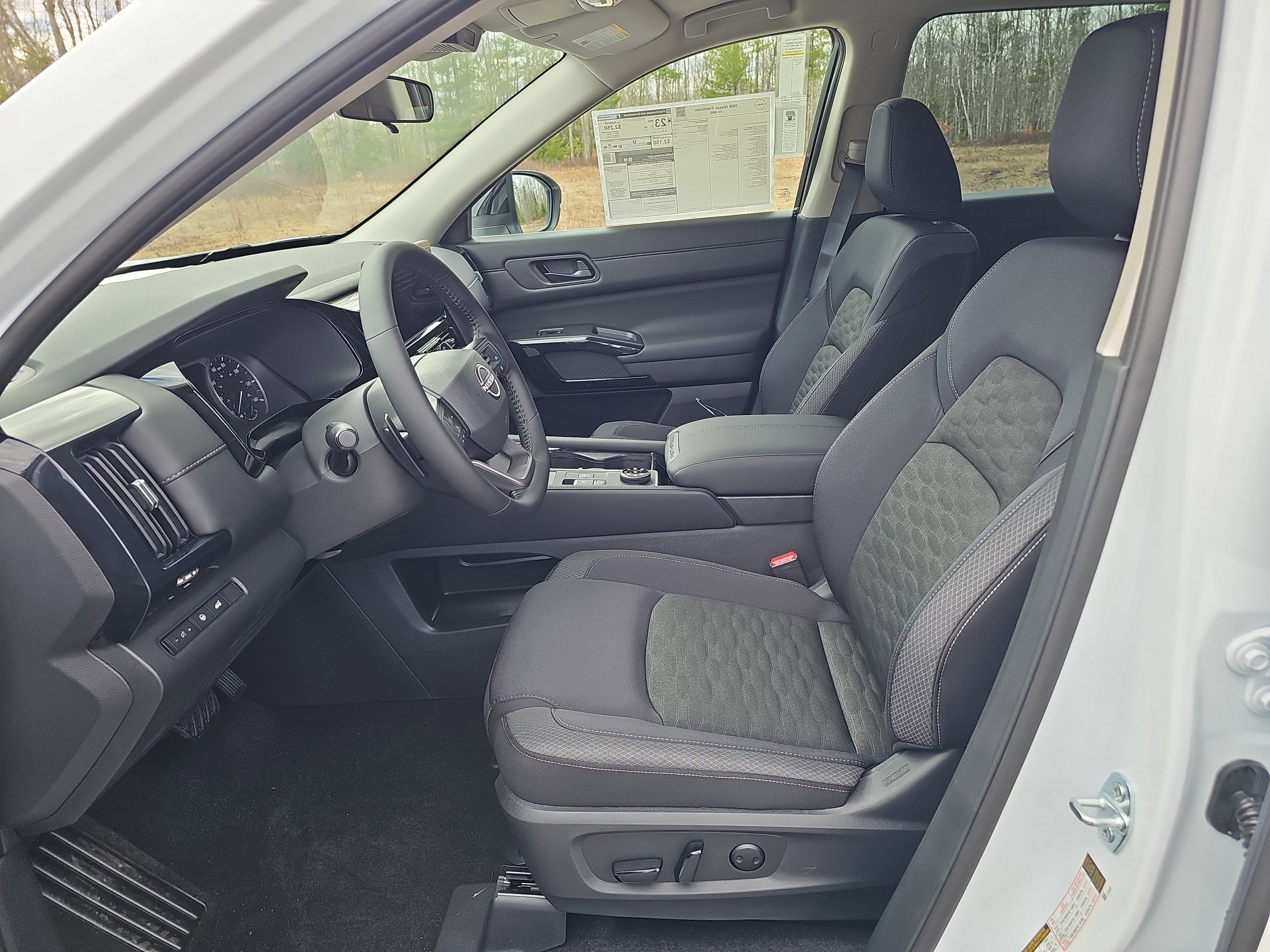 2026 Nissan Pathfinder SV