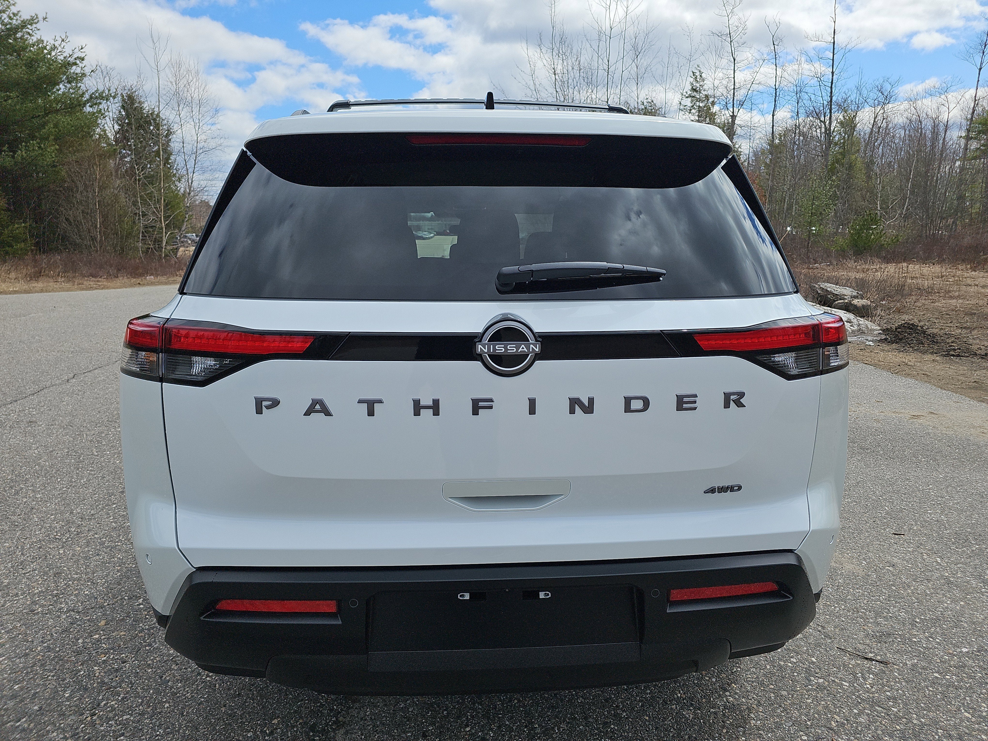 2026 Nissan Pathfinder SV