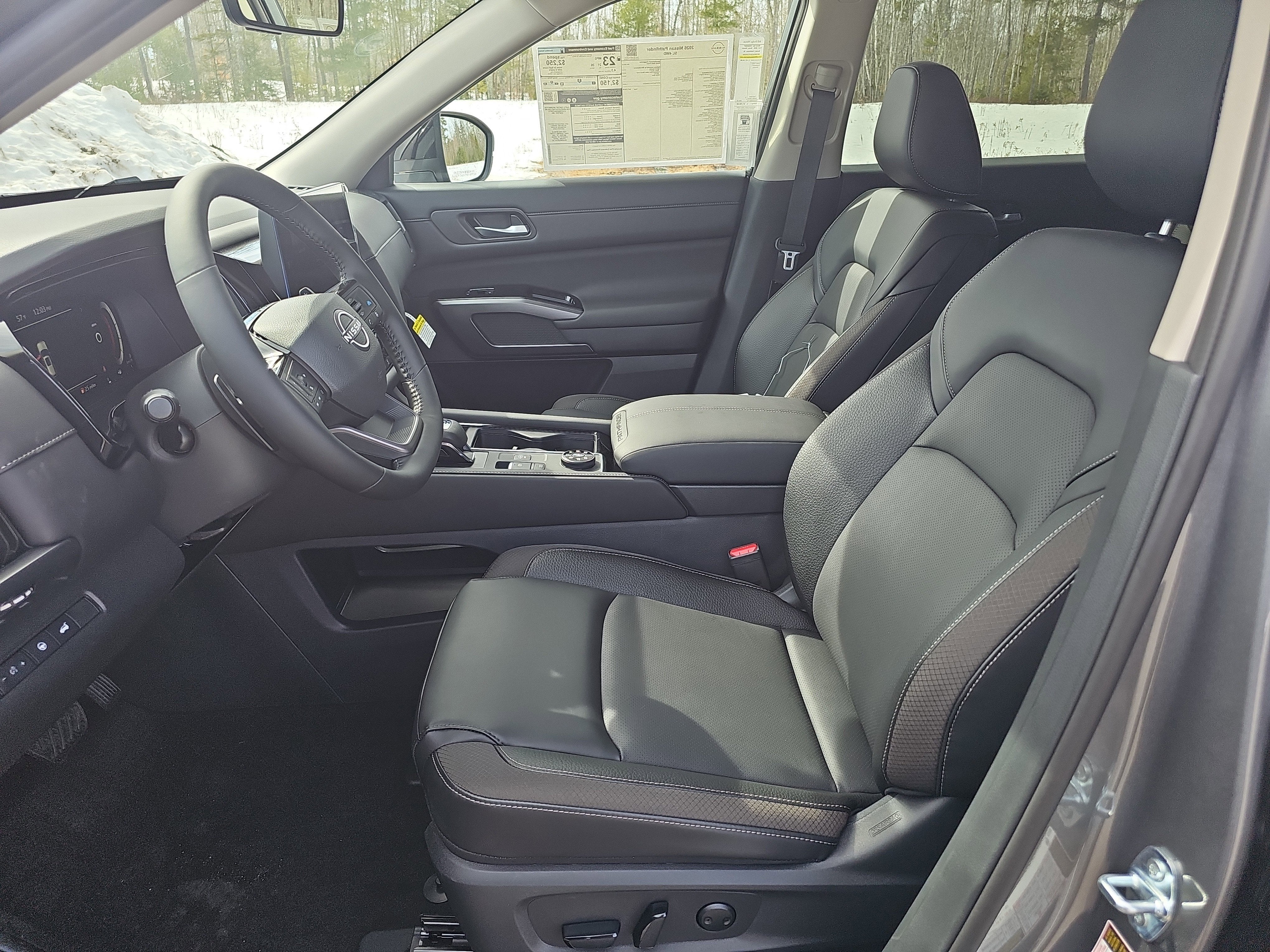 2026 Nissan Pathfinder SL