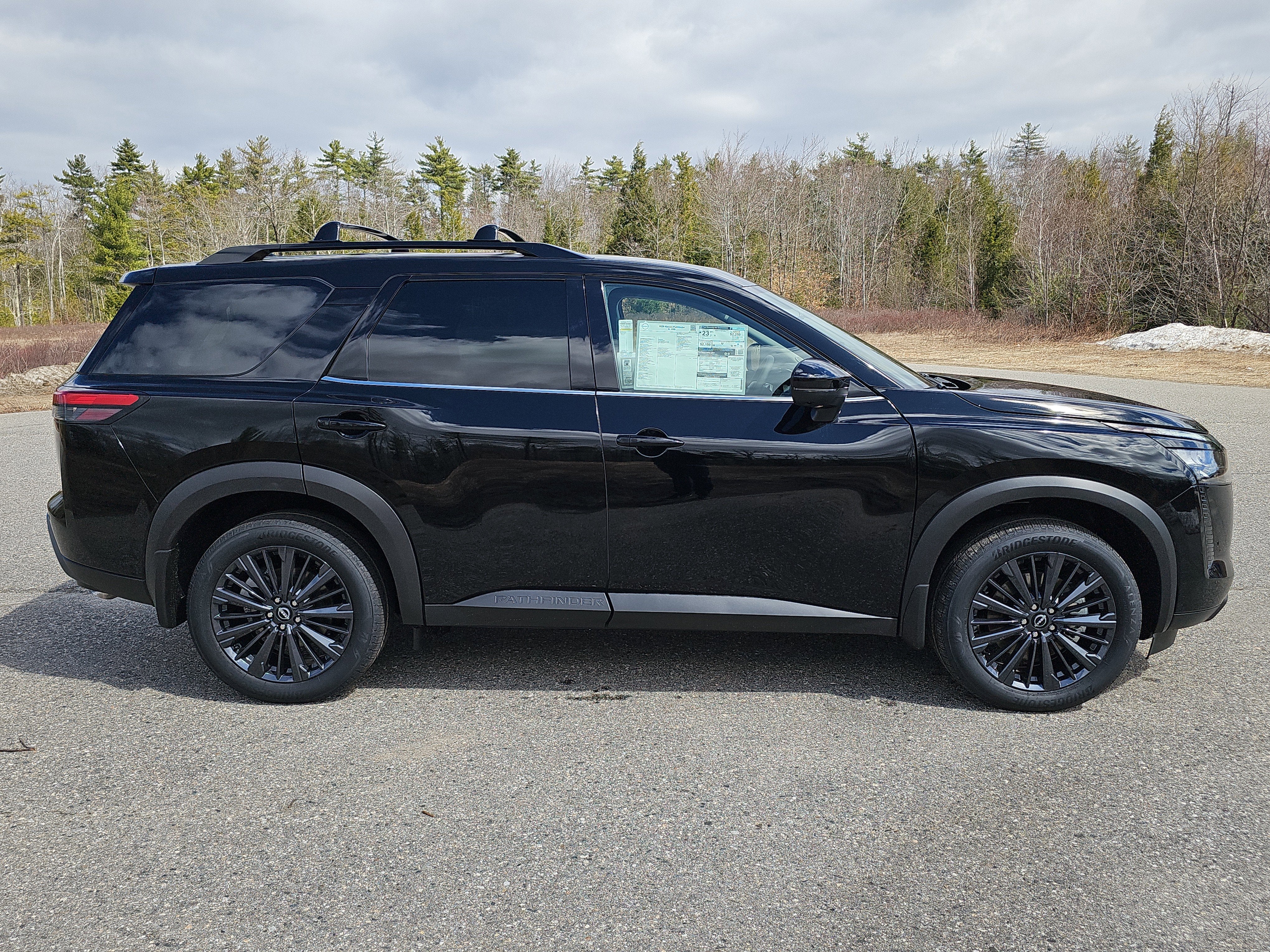 2026 Nissan Pathfinder SL