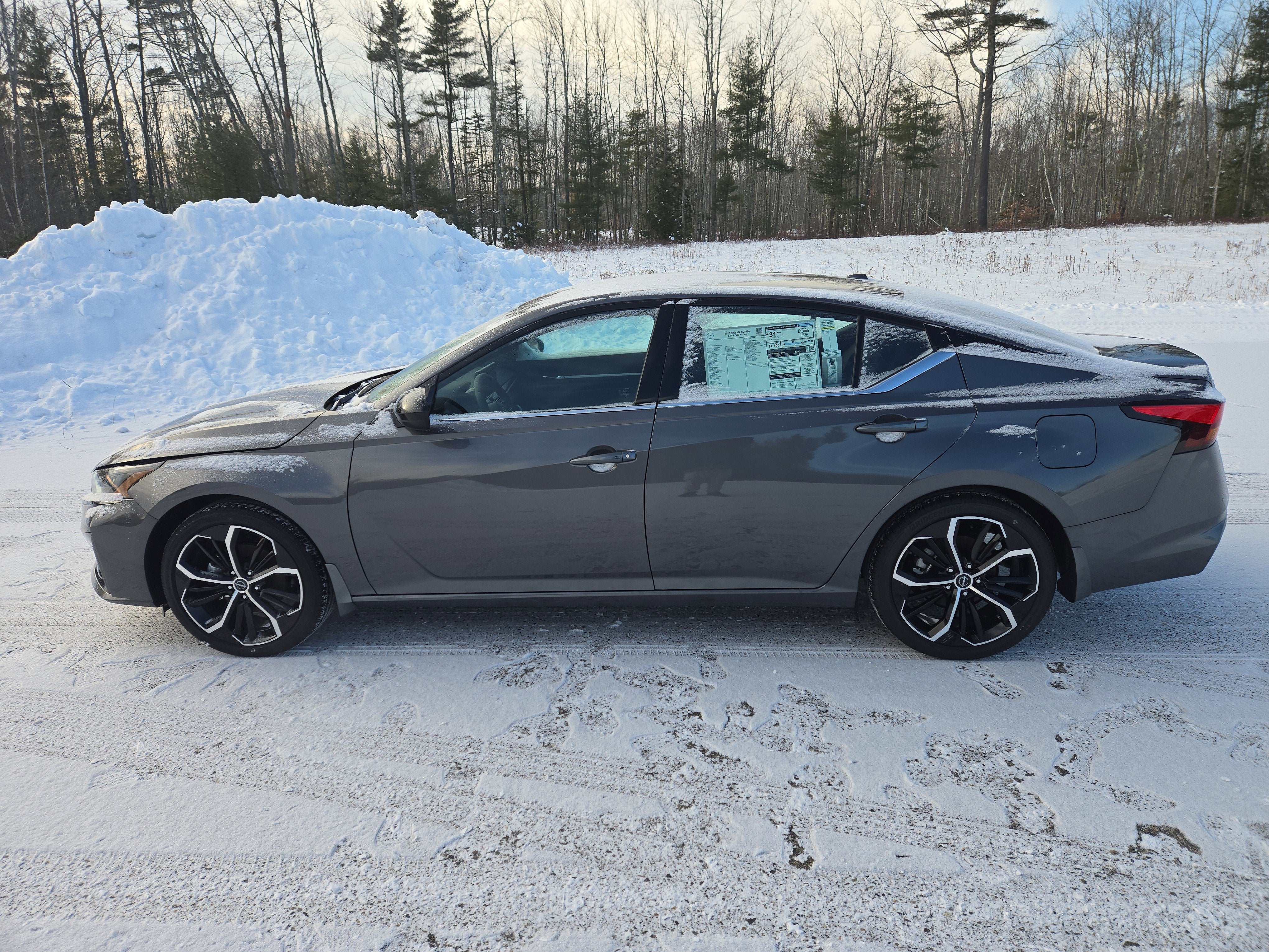 2025 Nissan Altima SR