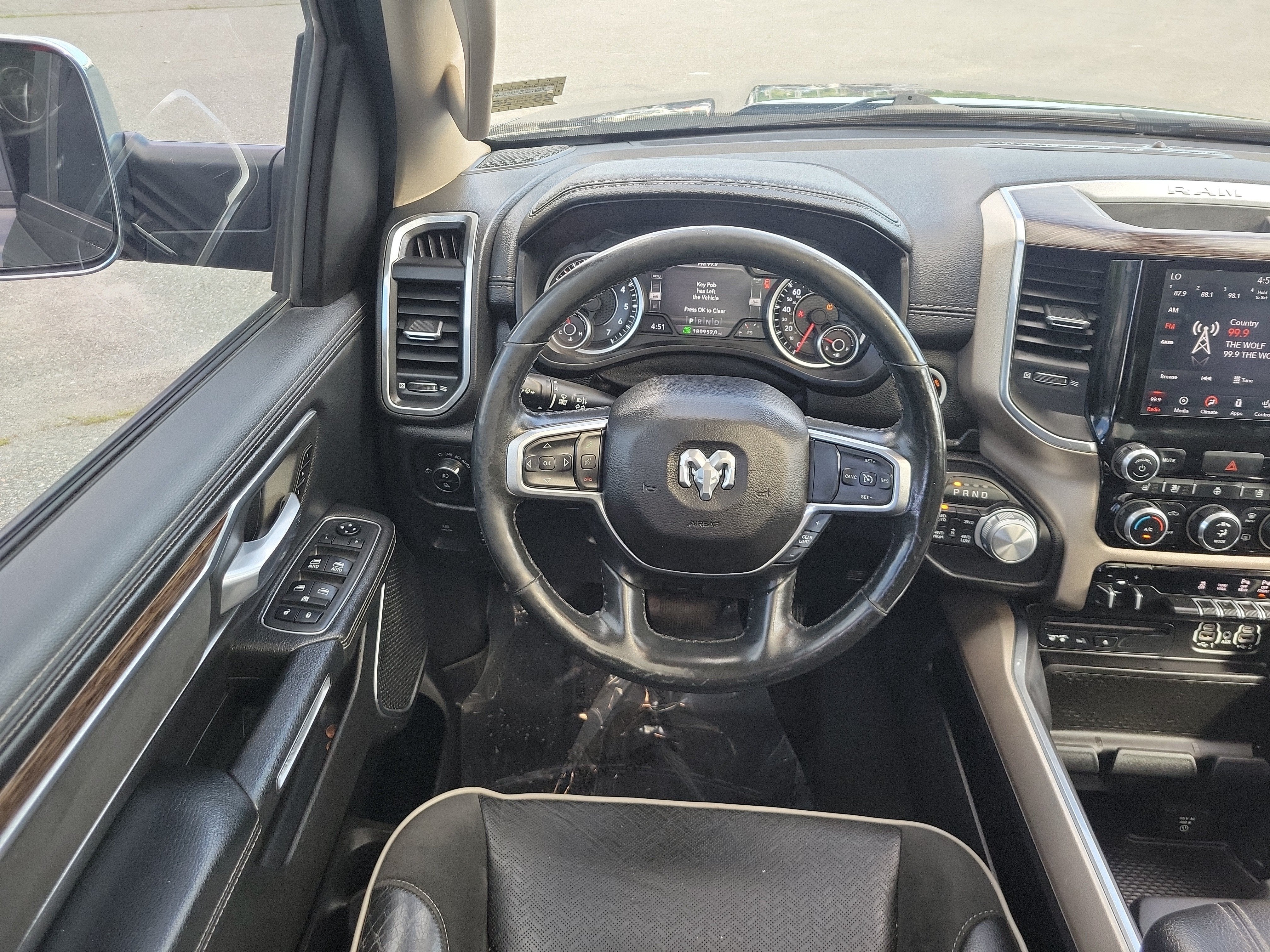 2019 RAM 1500 Laramie Crew Cab 4x4 5'7" Box