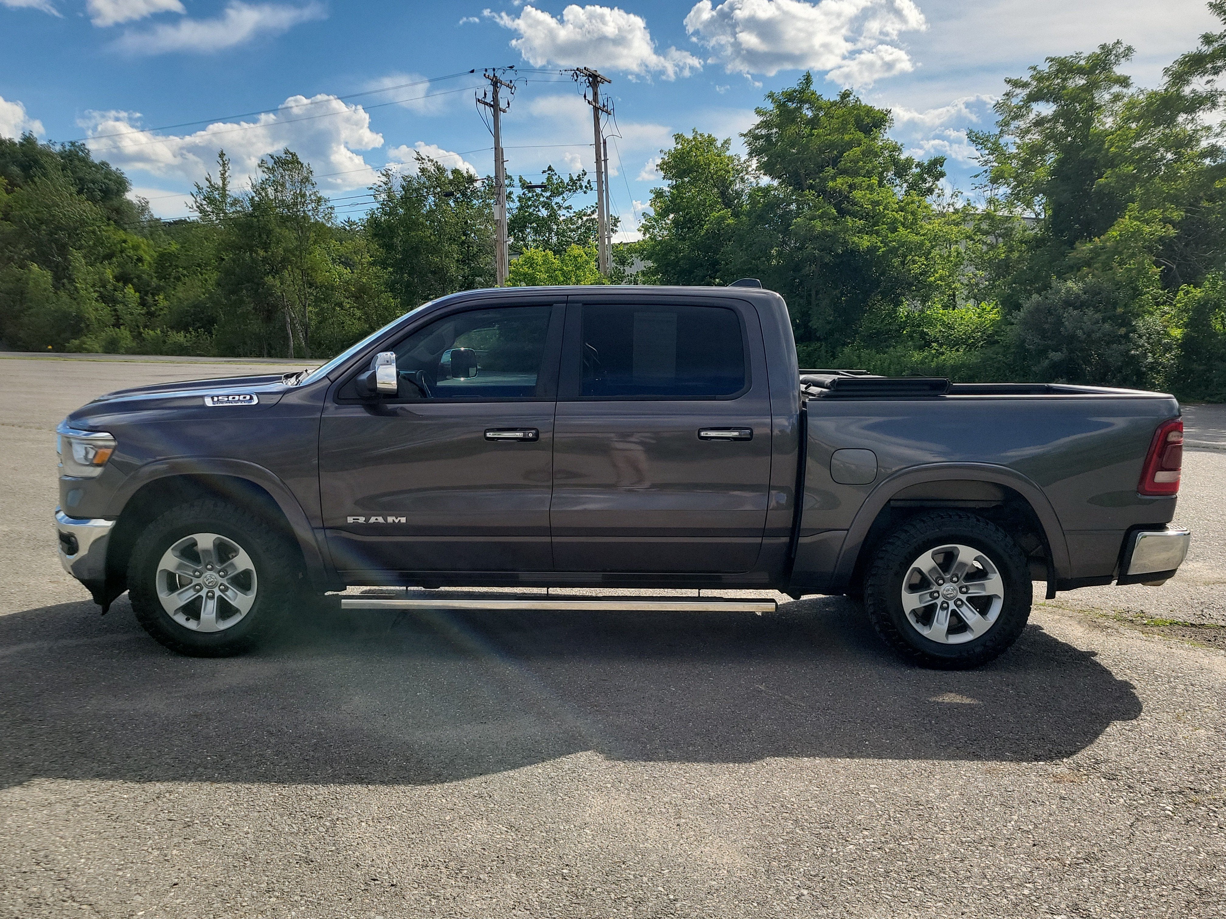 2019 RAM 1500 Laramie Crew Cab 4x4 5'7" Box