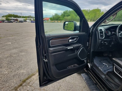 2022 RAM 1500 Laramie Crew Cab 4x4 5'7" Box