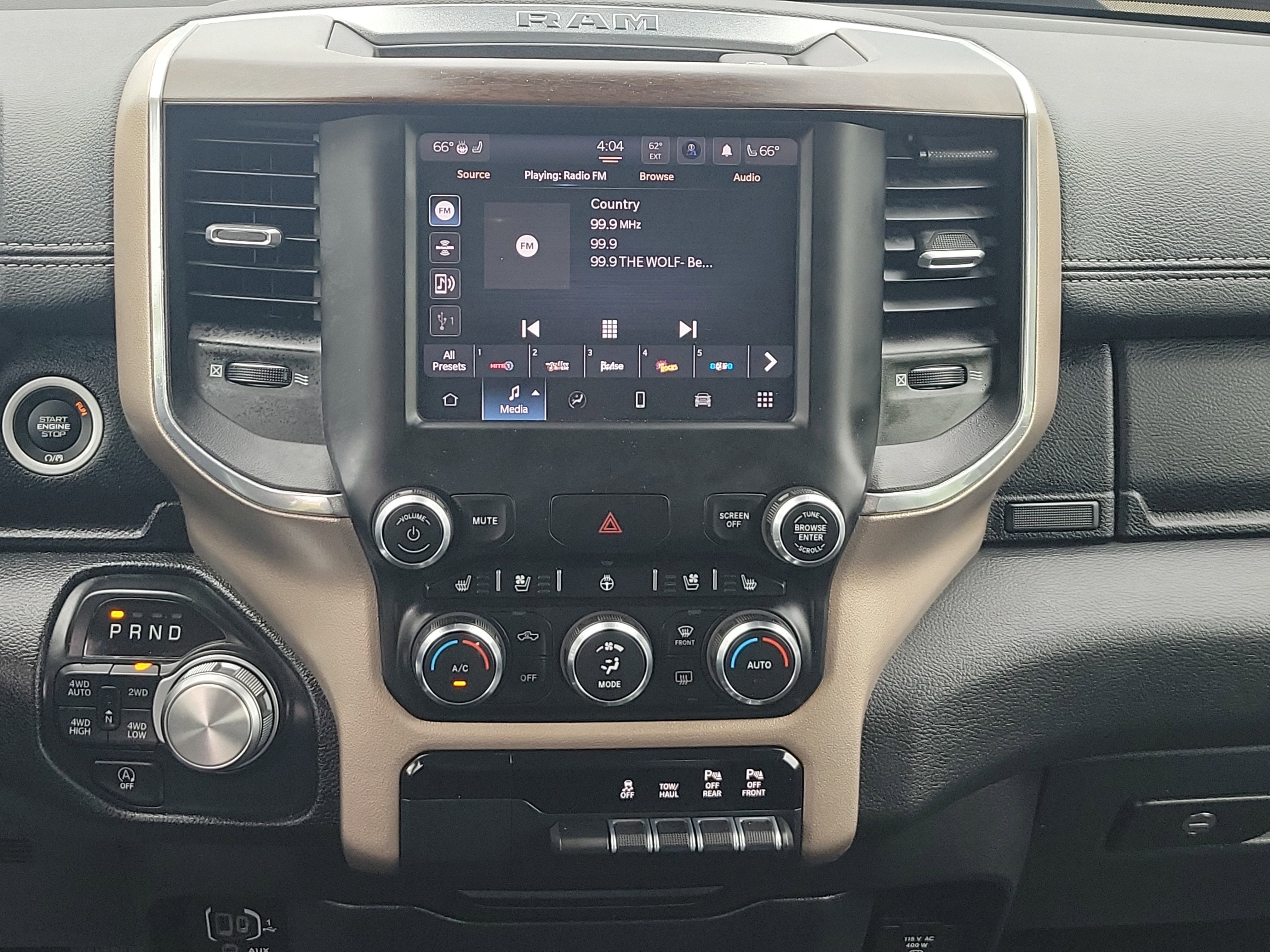 2022 RAM 1500 Laramie Crew Cab 4x4 5'7" Box