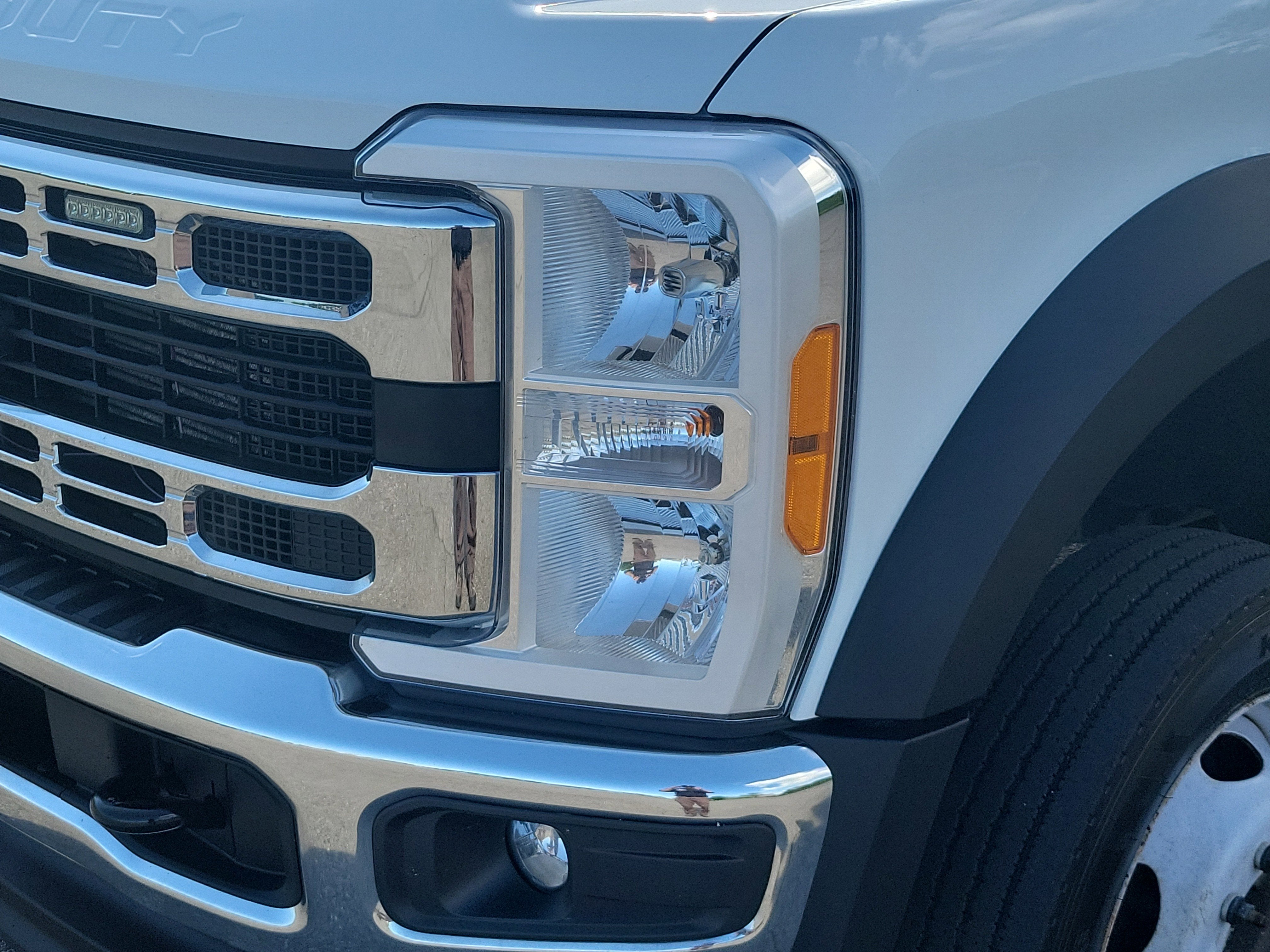 2023 Ford Super Duty F-550 DRW XL