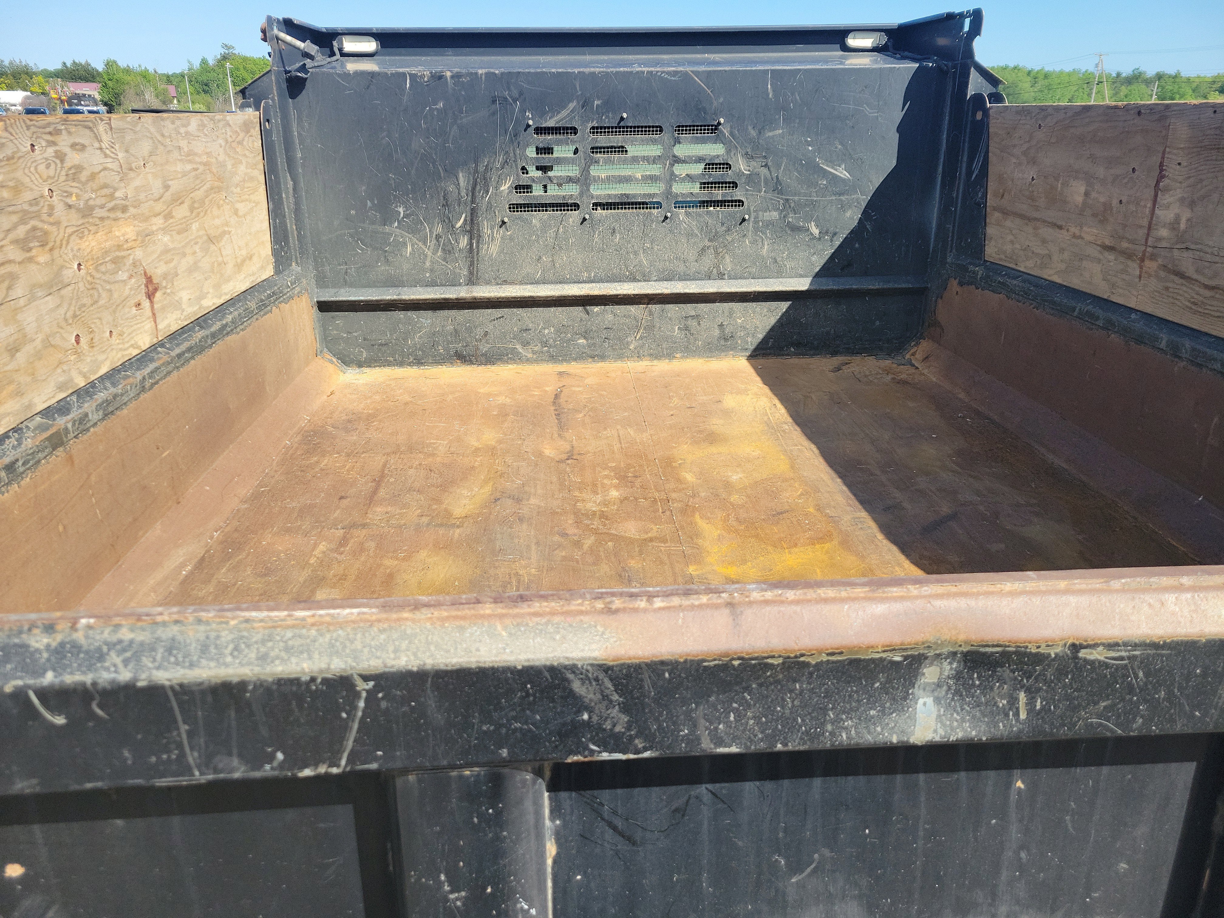 2023 Ford Super Duty F-550 DRW XL