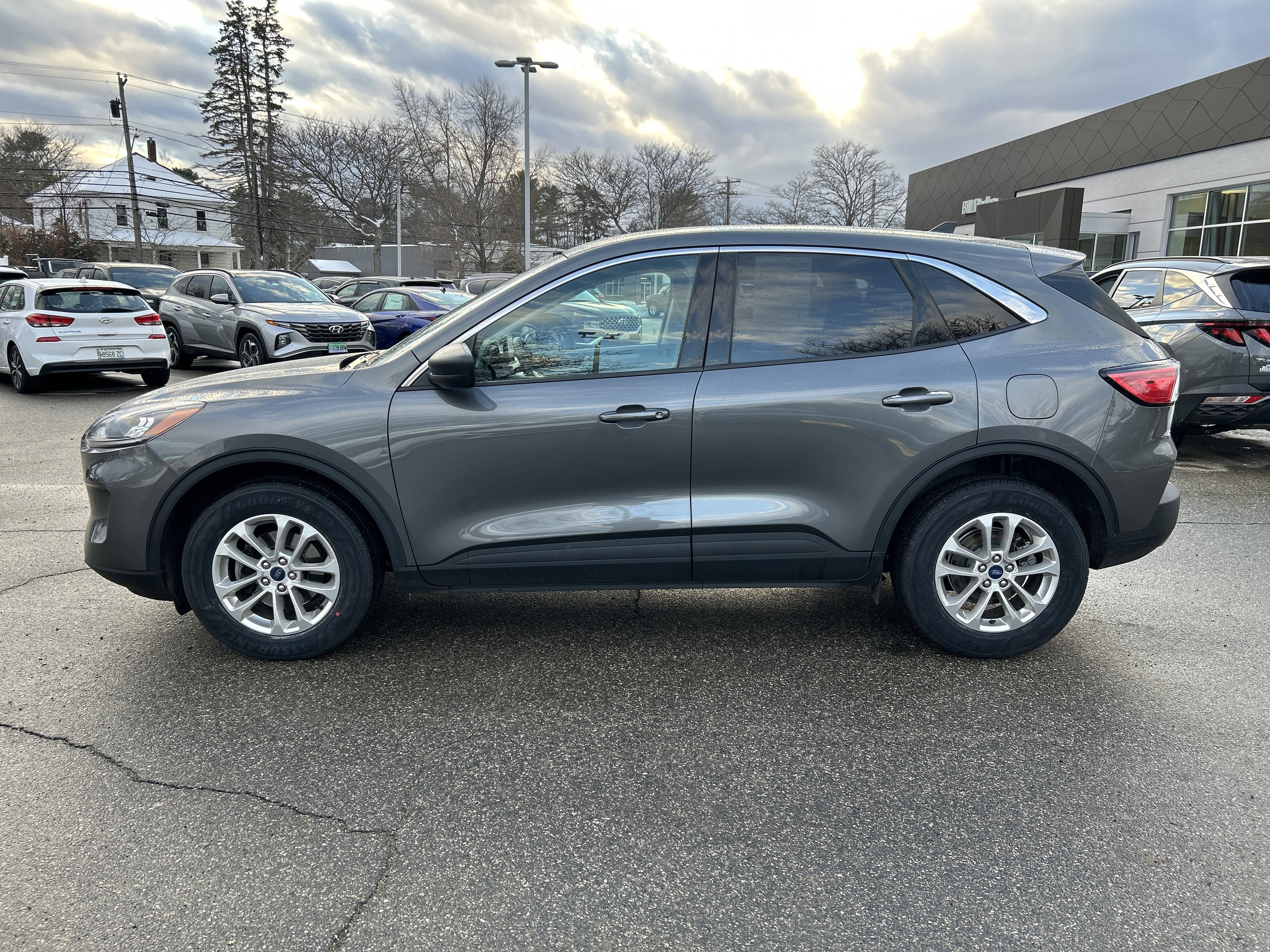 2022 Ford Escape SE