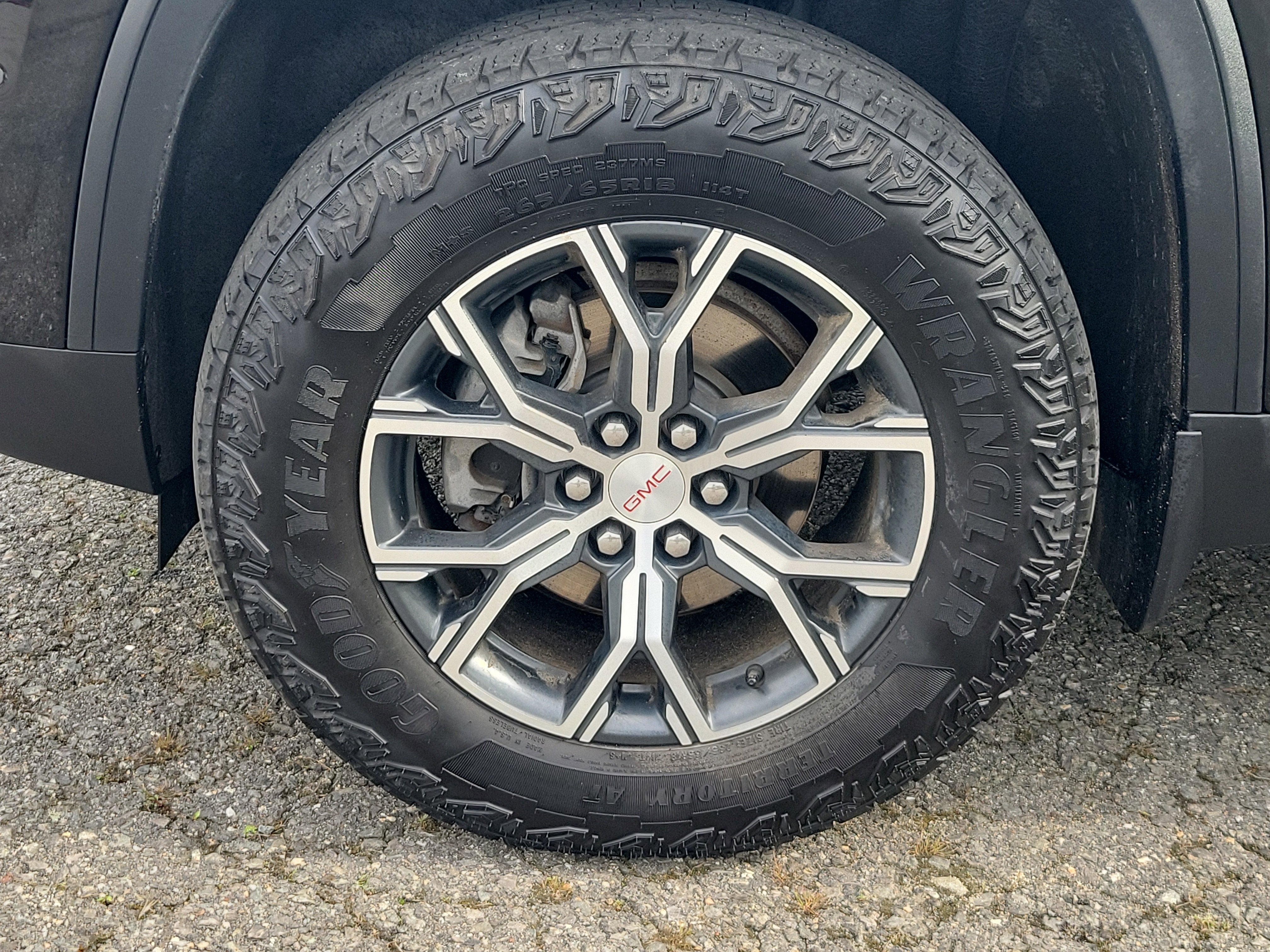 2024 GMC Acadia AT4