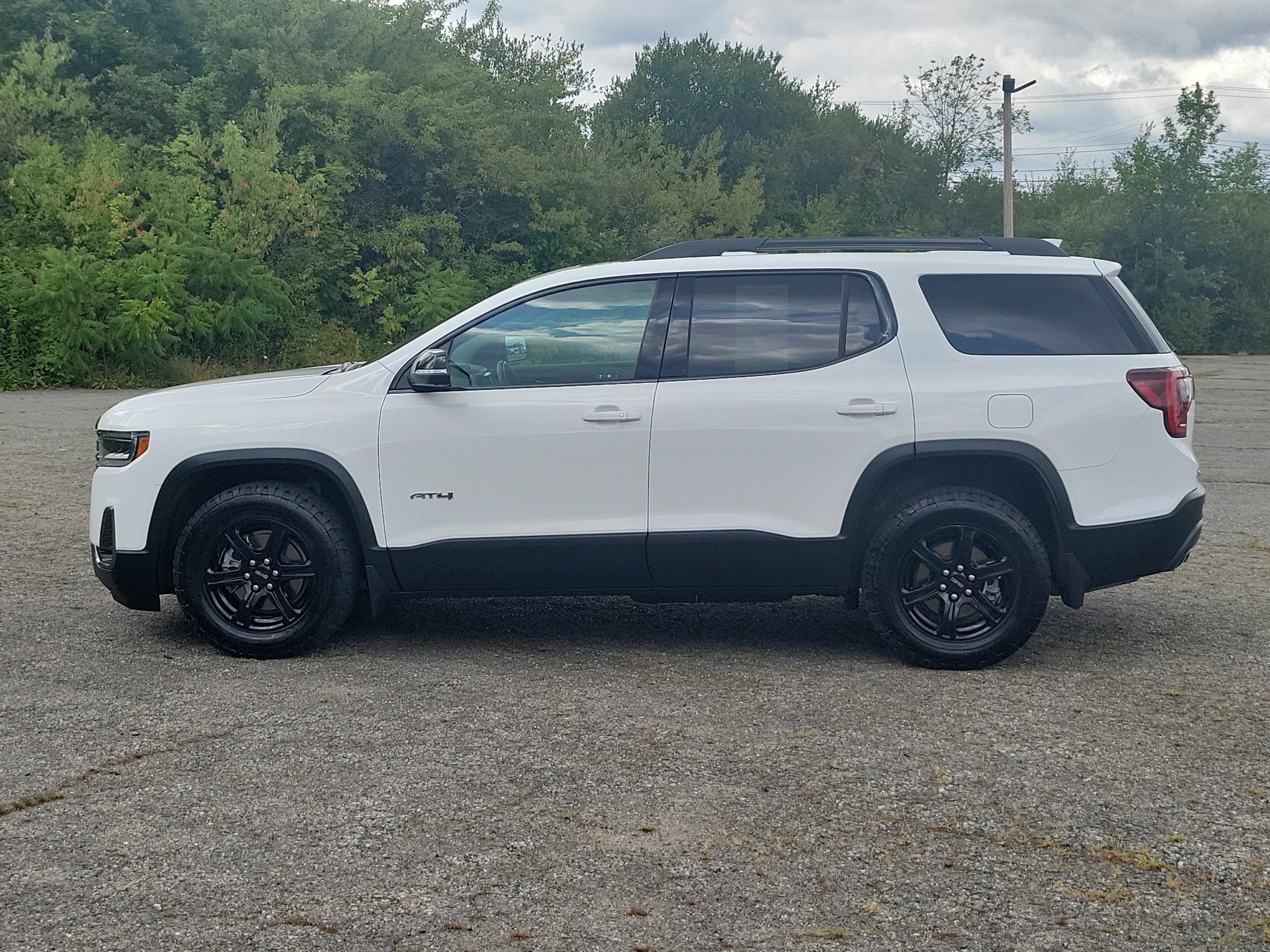 2023 GMC Acadia AT4