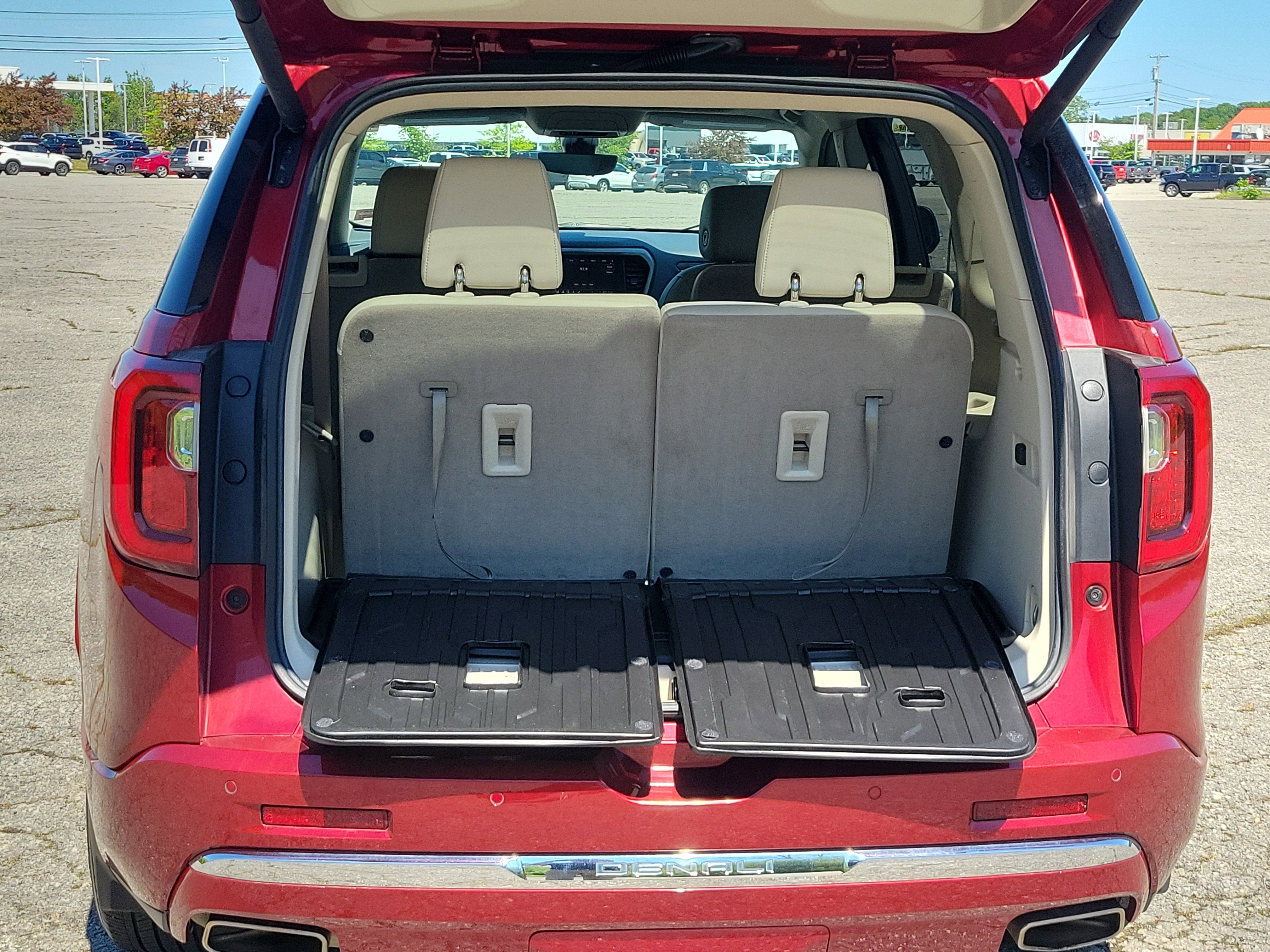 2022 GMC Acadia Denali