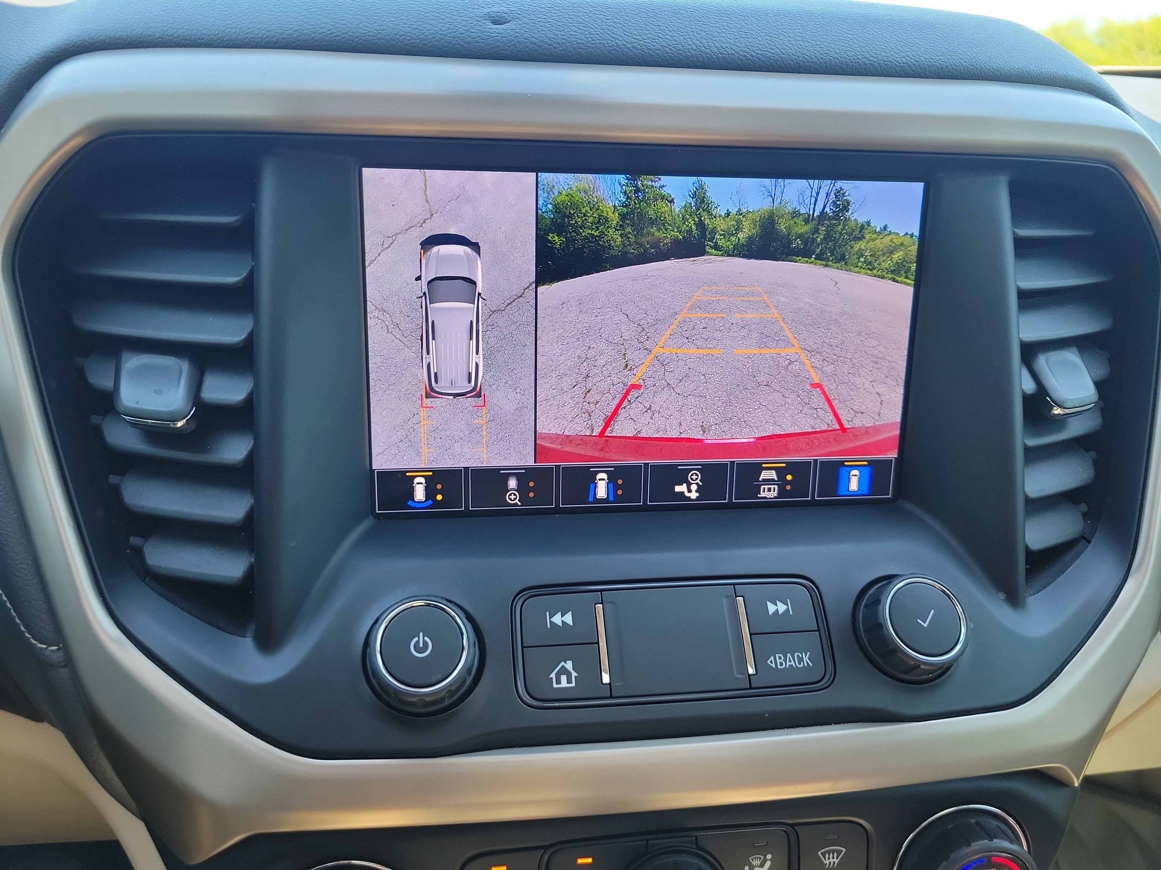 2022 GMC Acadia Denali