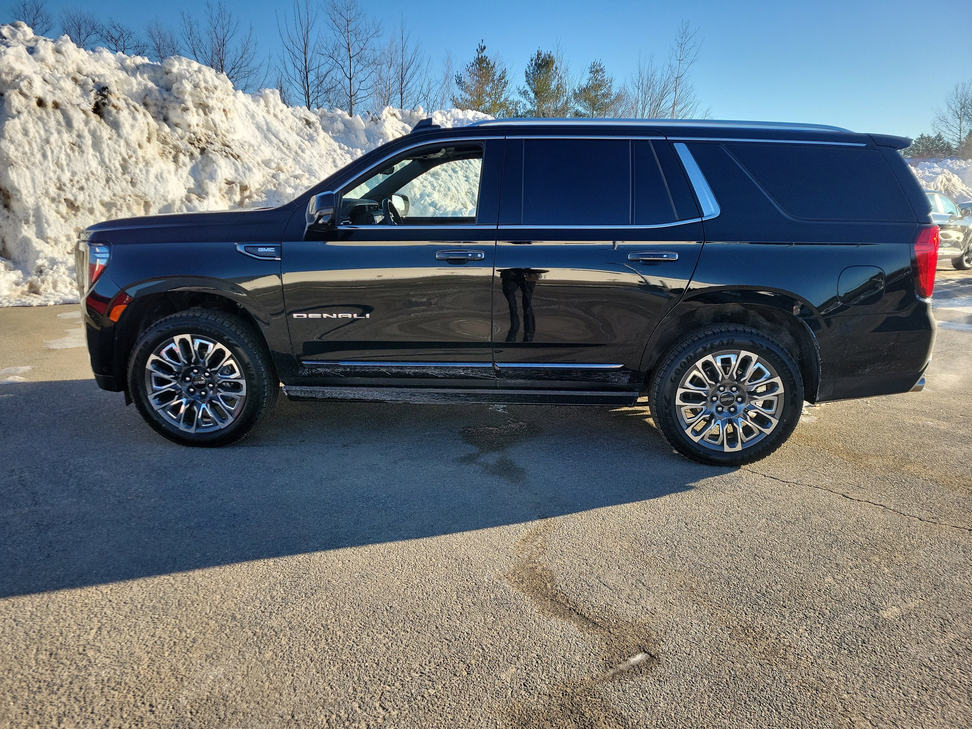 2023 GMC Yukon Denali Ultimate