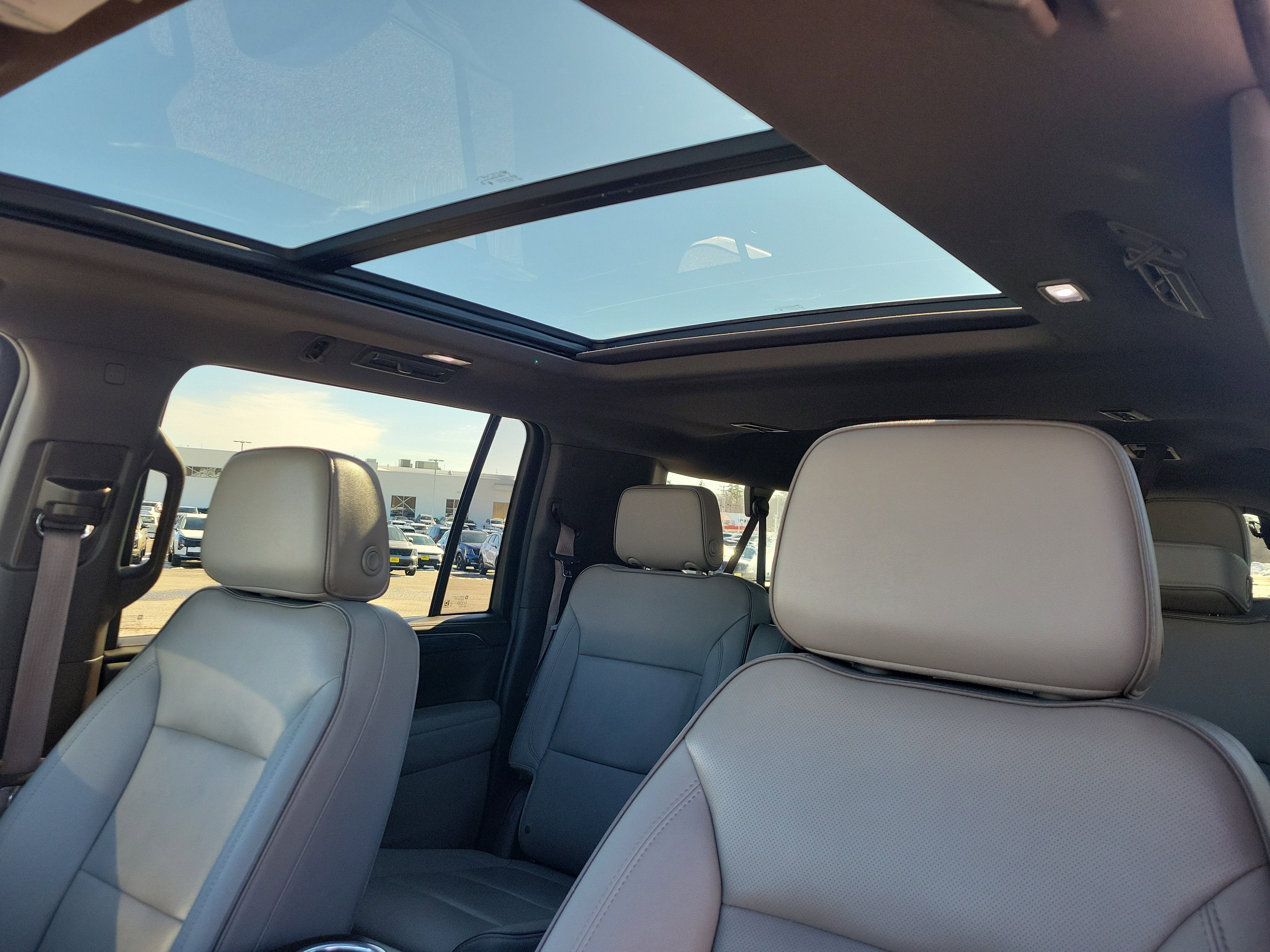 2023 GMC Yukon XL SLT