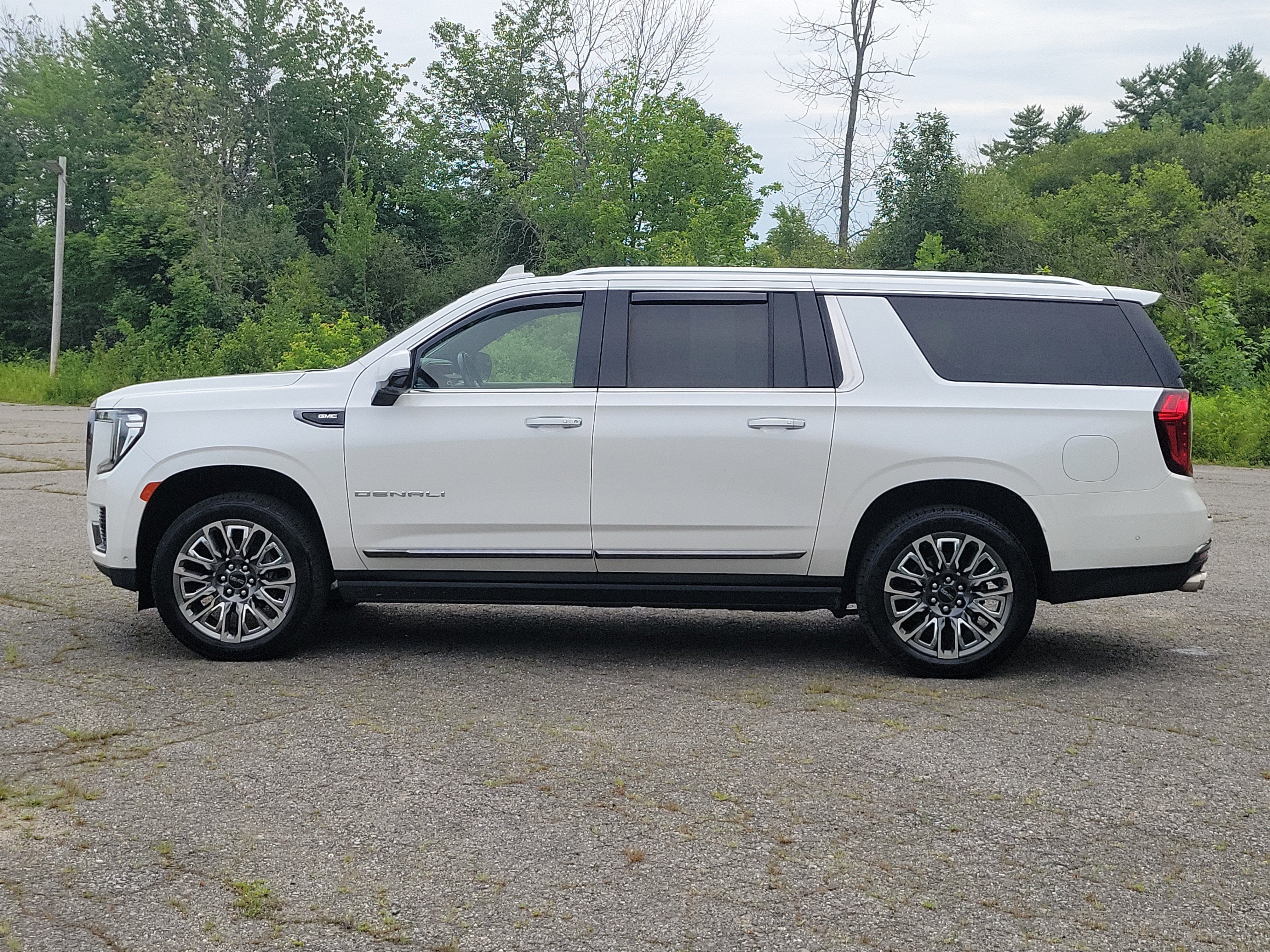 2023 GMC Yukon XL Denali Ultimate