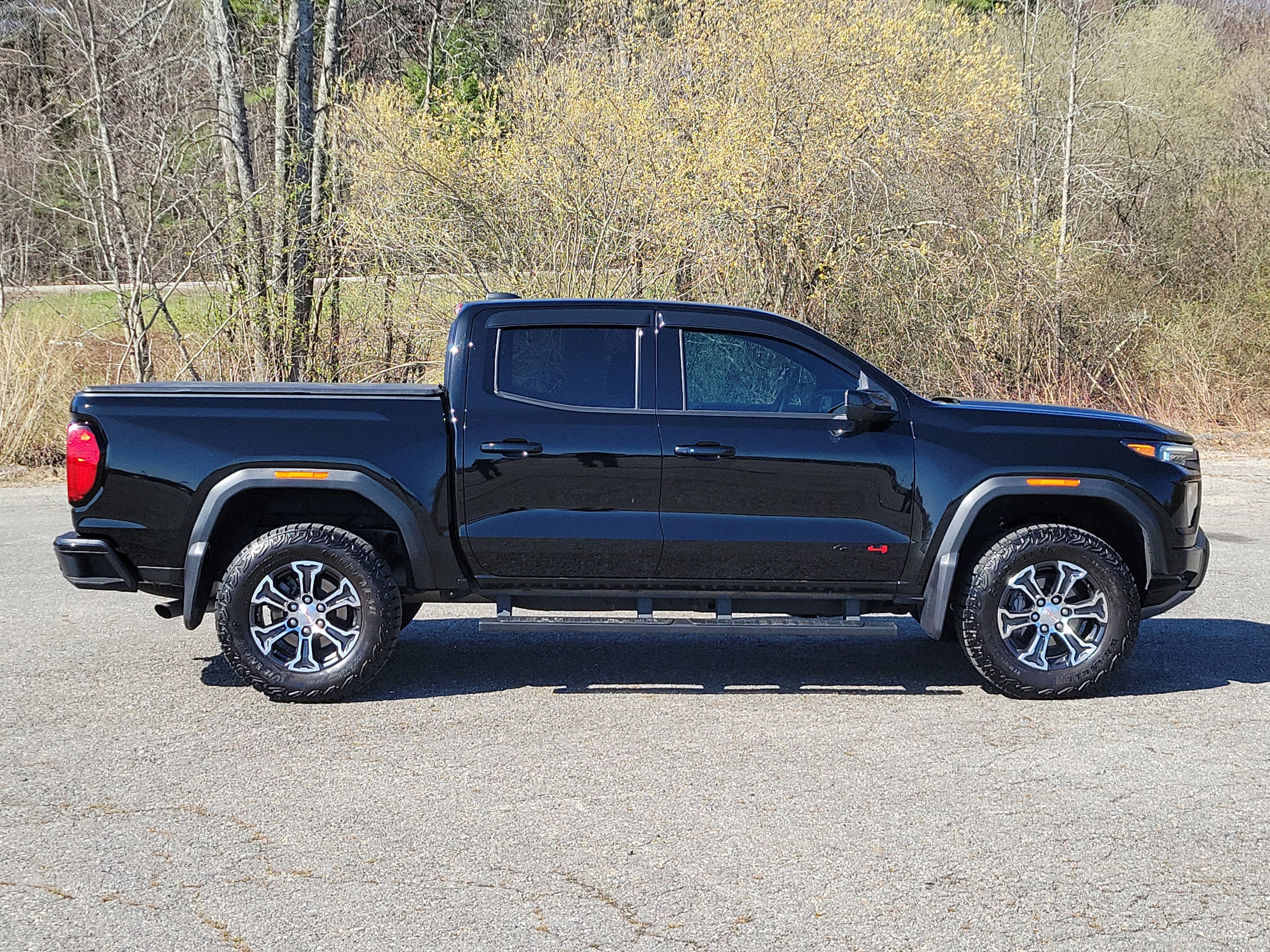 2024 GMC Canyon AT4