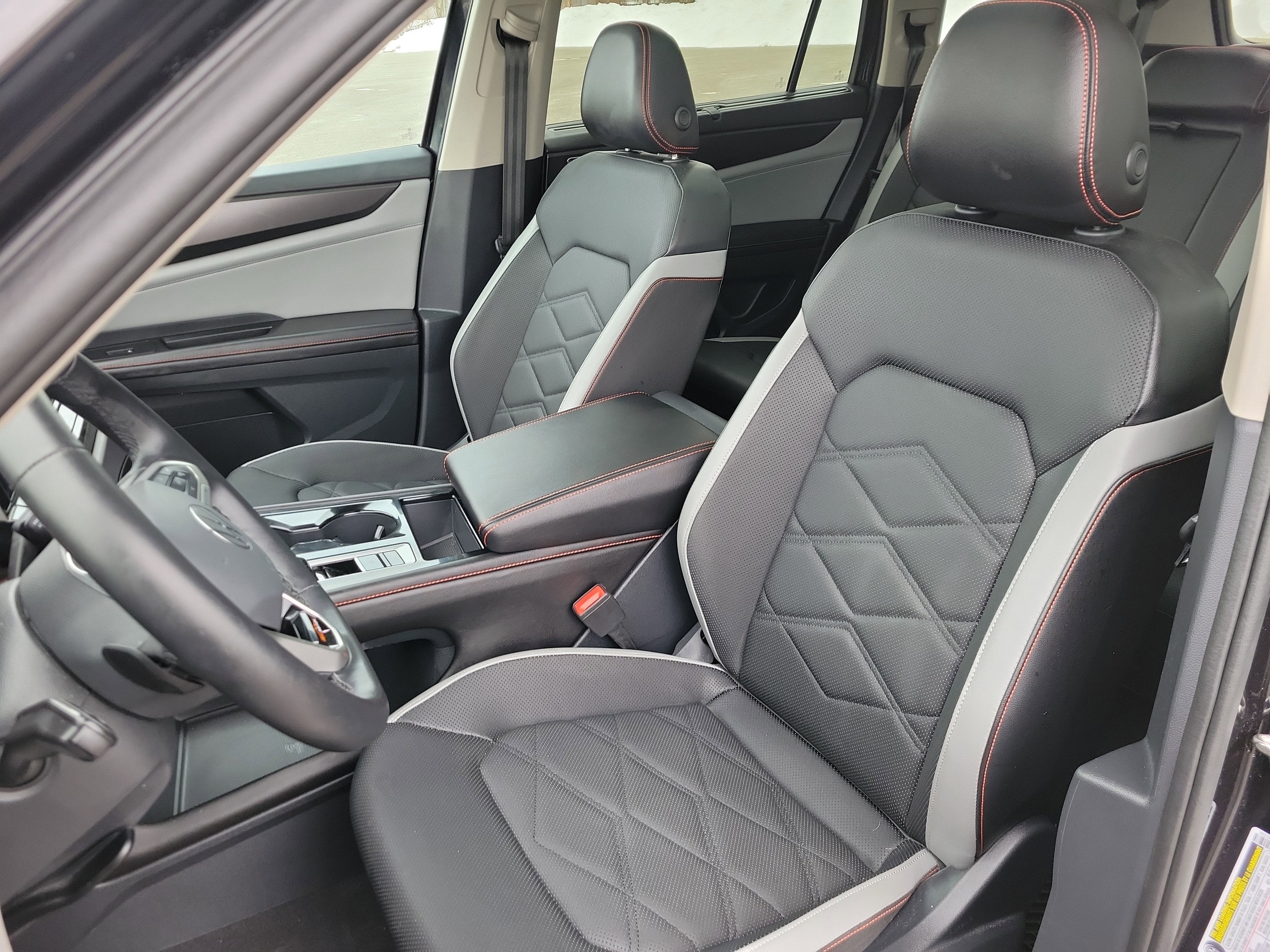 2024 Volkswagen Atlas 2.0T Peak Edition SEL