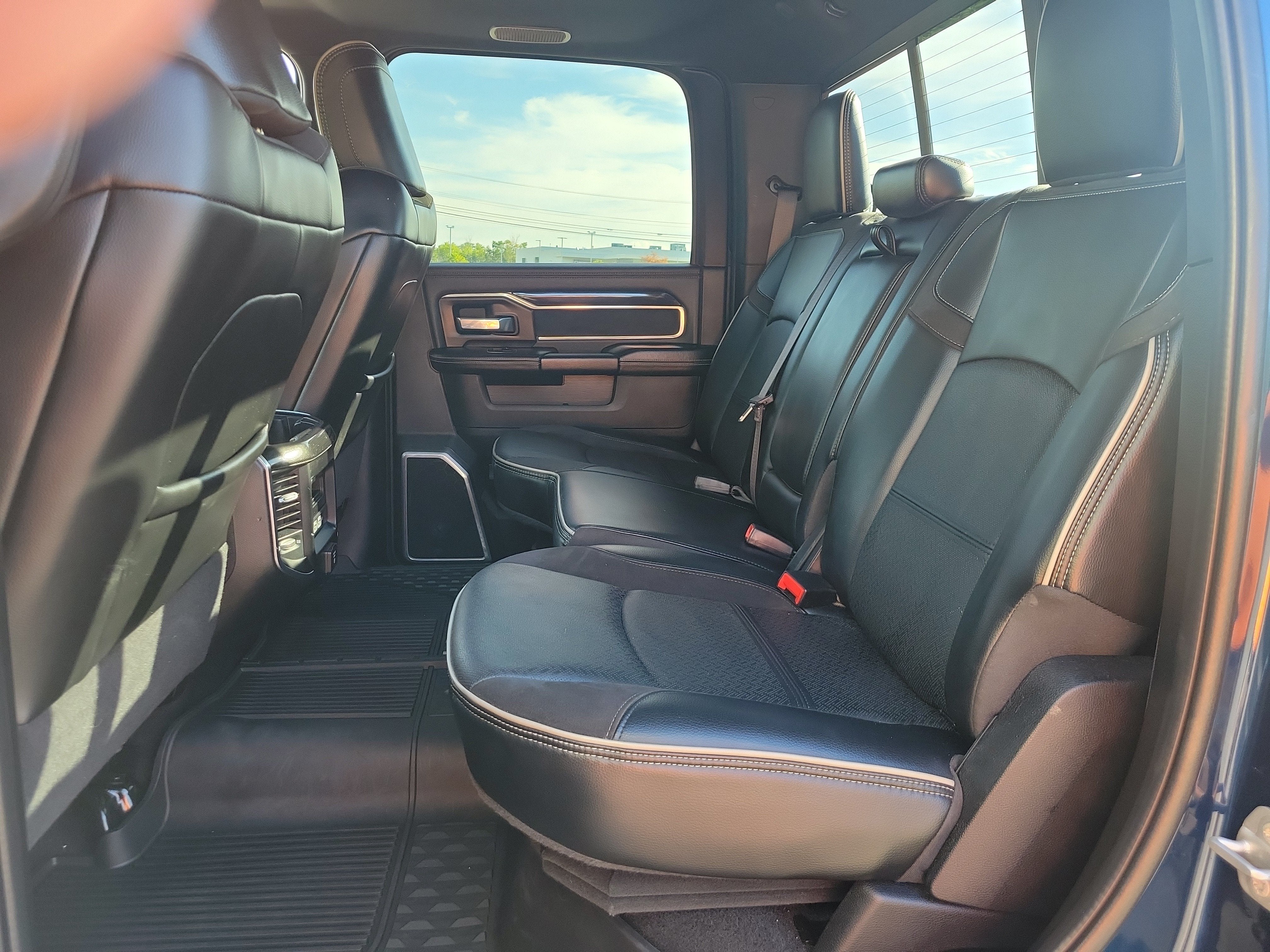 2022 RAM 2500 Laramie Crew Cab 4x4 6'4" Box