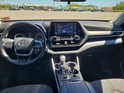 2022 Toyota Highlander LE