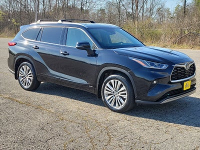 2023 Toyota Highlander Hybrid Platinum