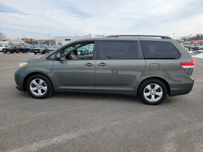 2011 Toyota Sienna LE V6