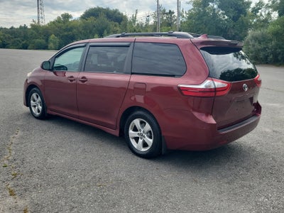 2019 Toyota Sienna LE Auto Access Seat
