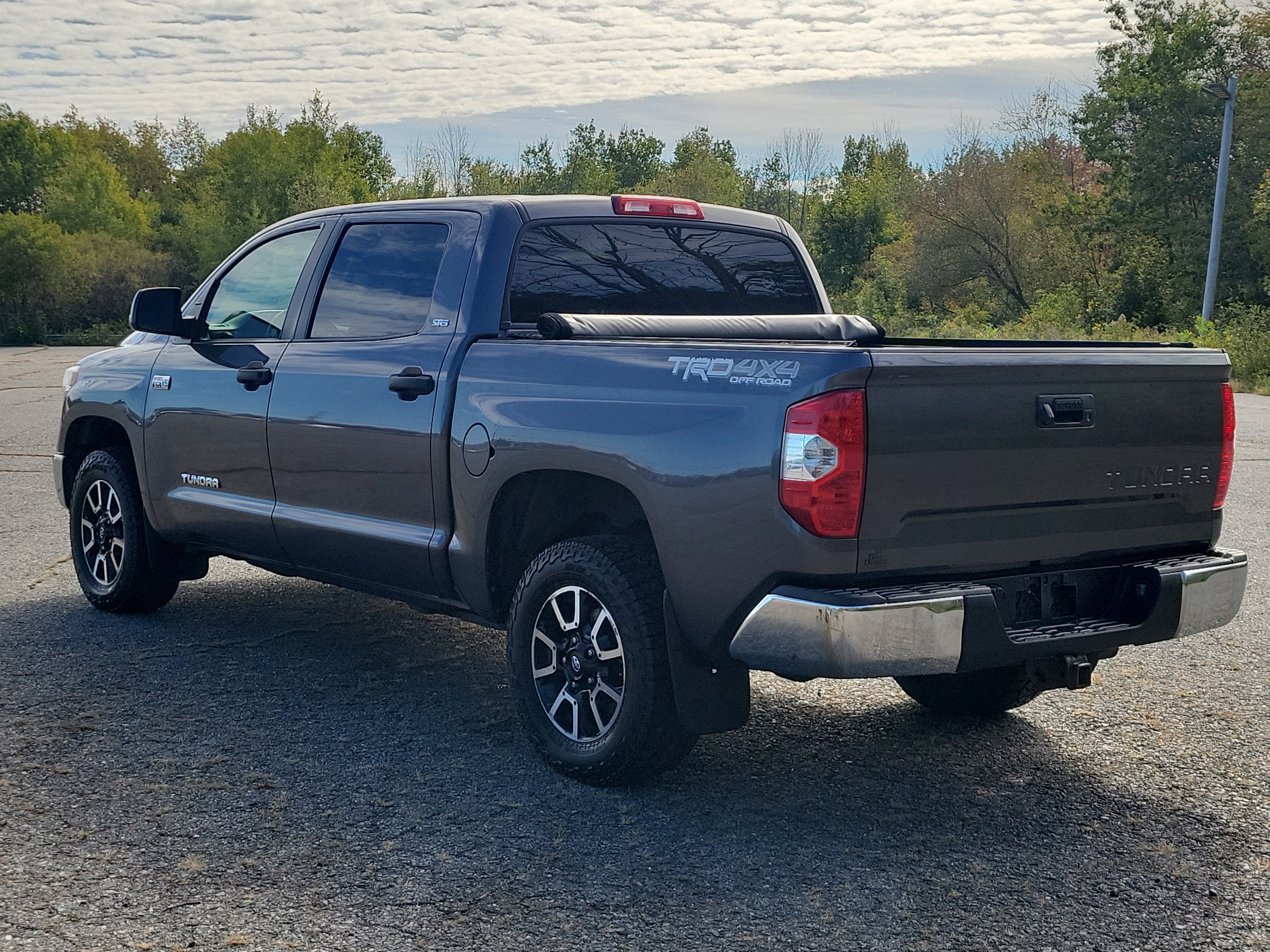 2015 Toyota Tundra 4WD Truck SR5