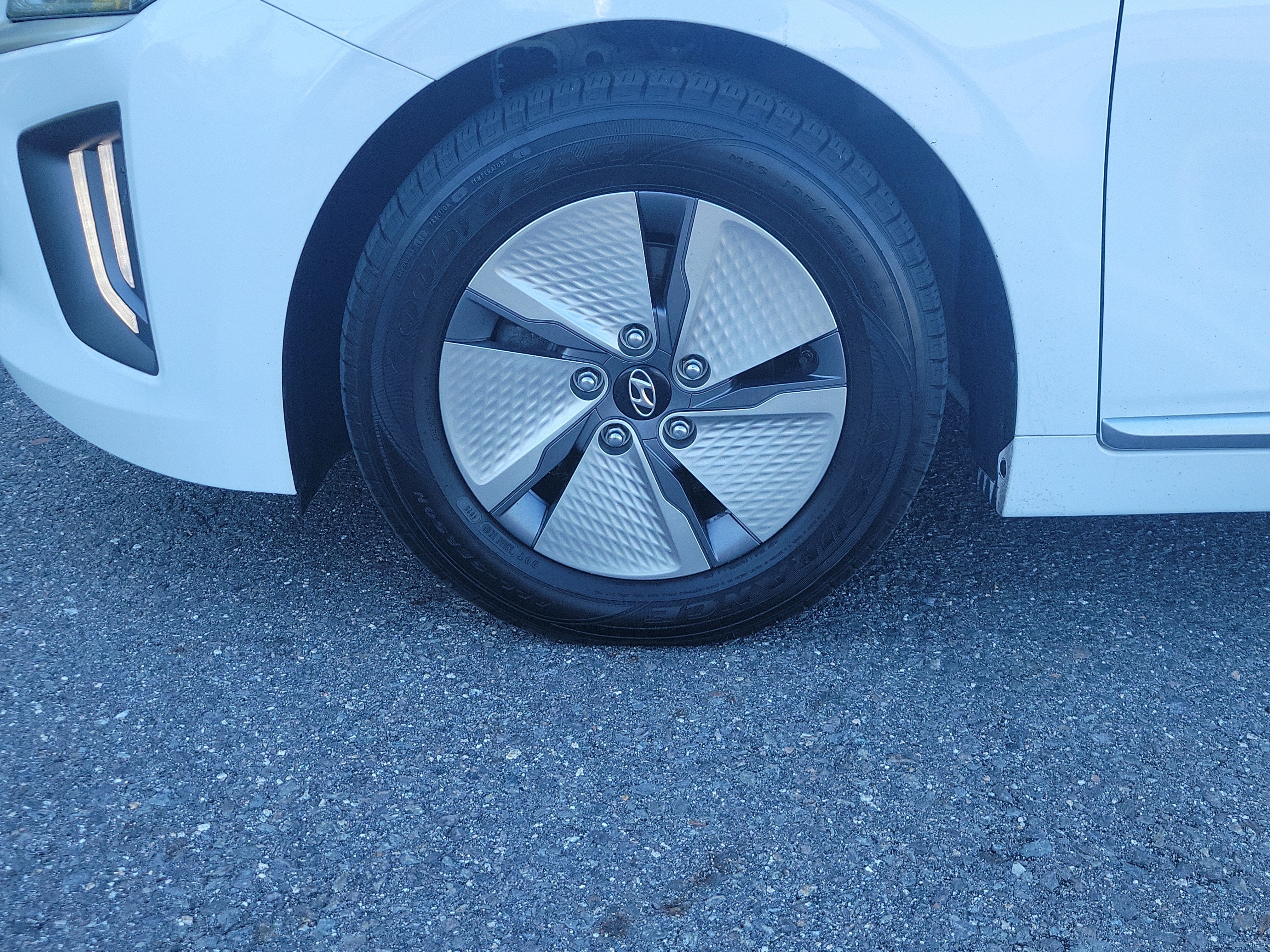 2020 Hyundai Ioniq Hybrid SE