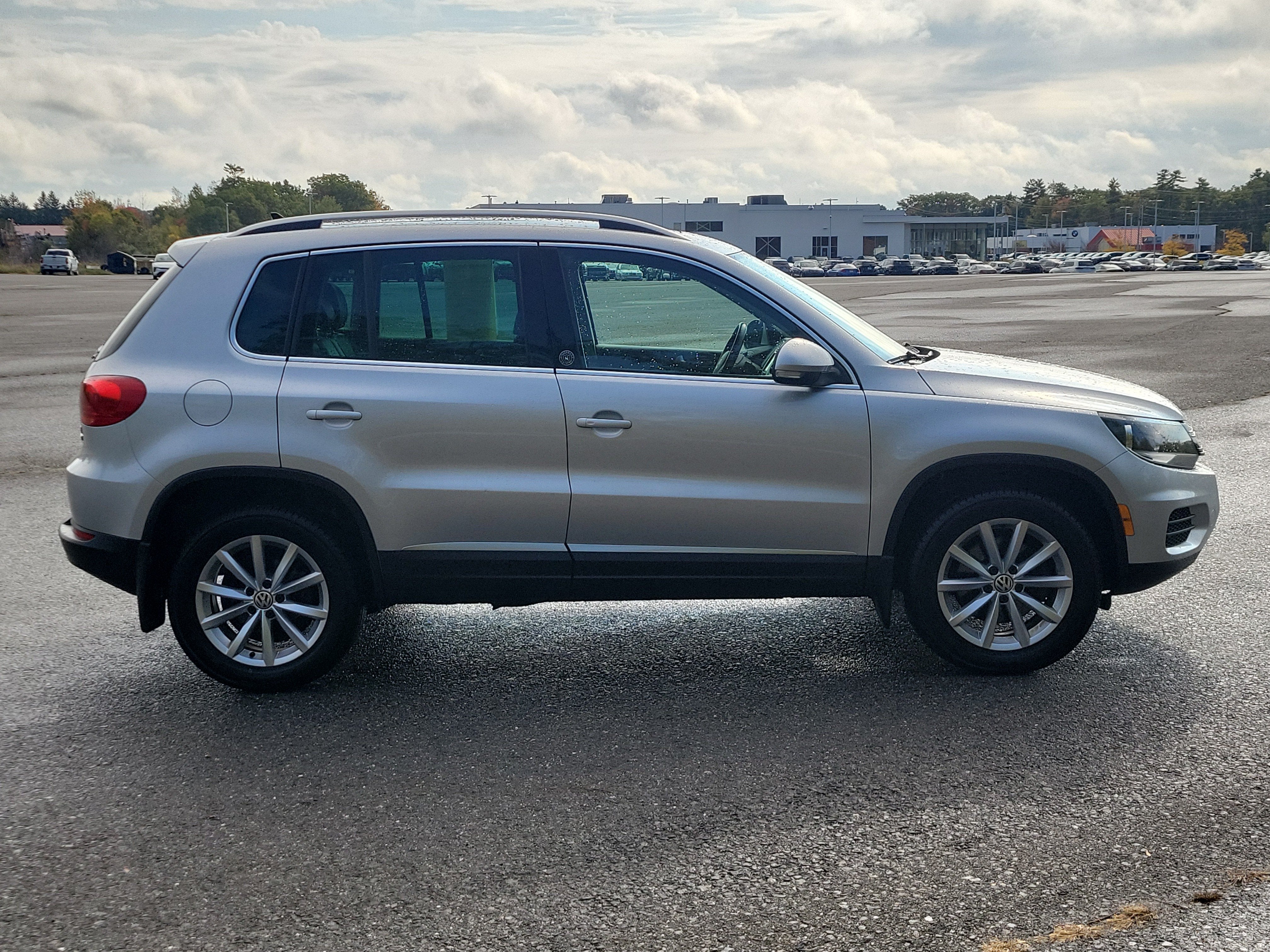 2017 Volkswagen Tiguan 2.0T Wolfsburg Edition