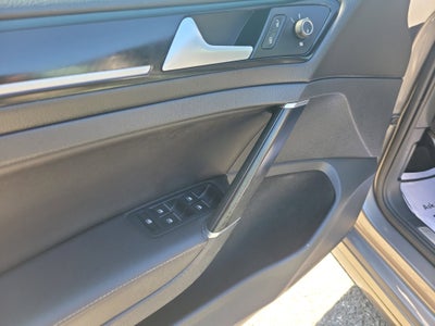 2016 Volkswagen Golf R 4-Door