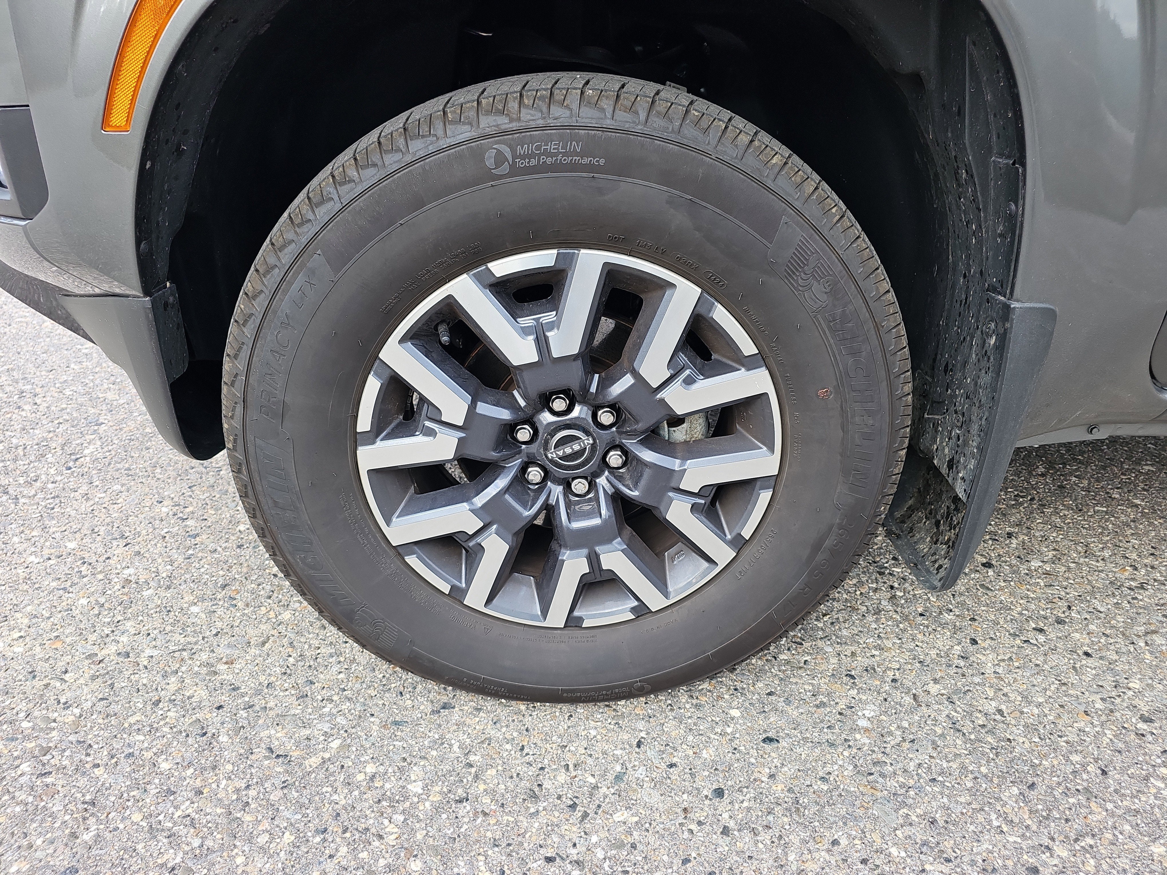 2025 Nissan Frontier Crew Cab SL