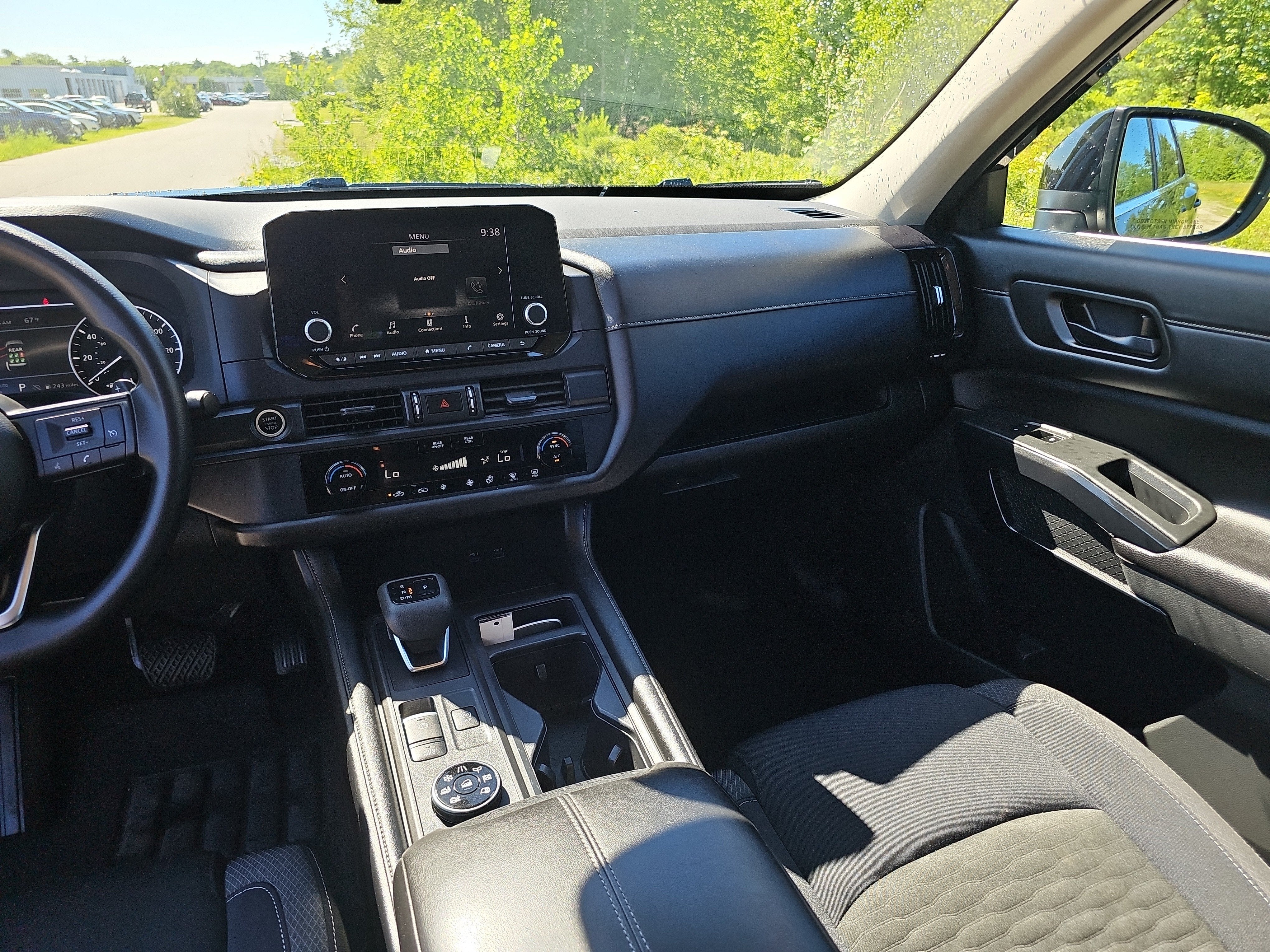 2024 Nissan Pathfinder S