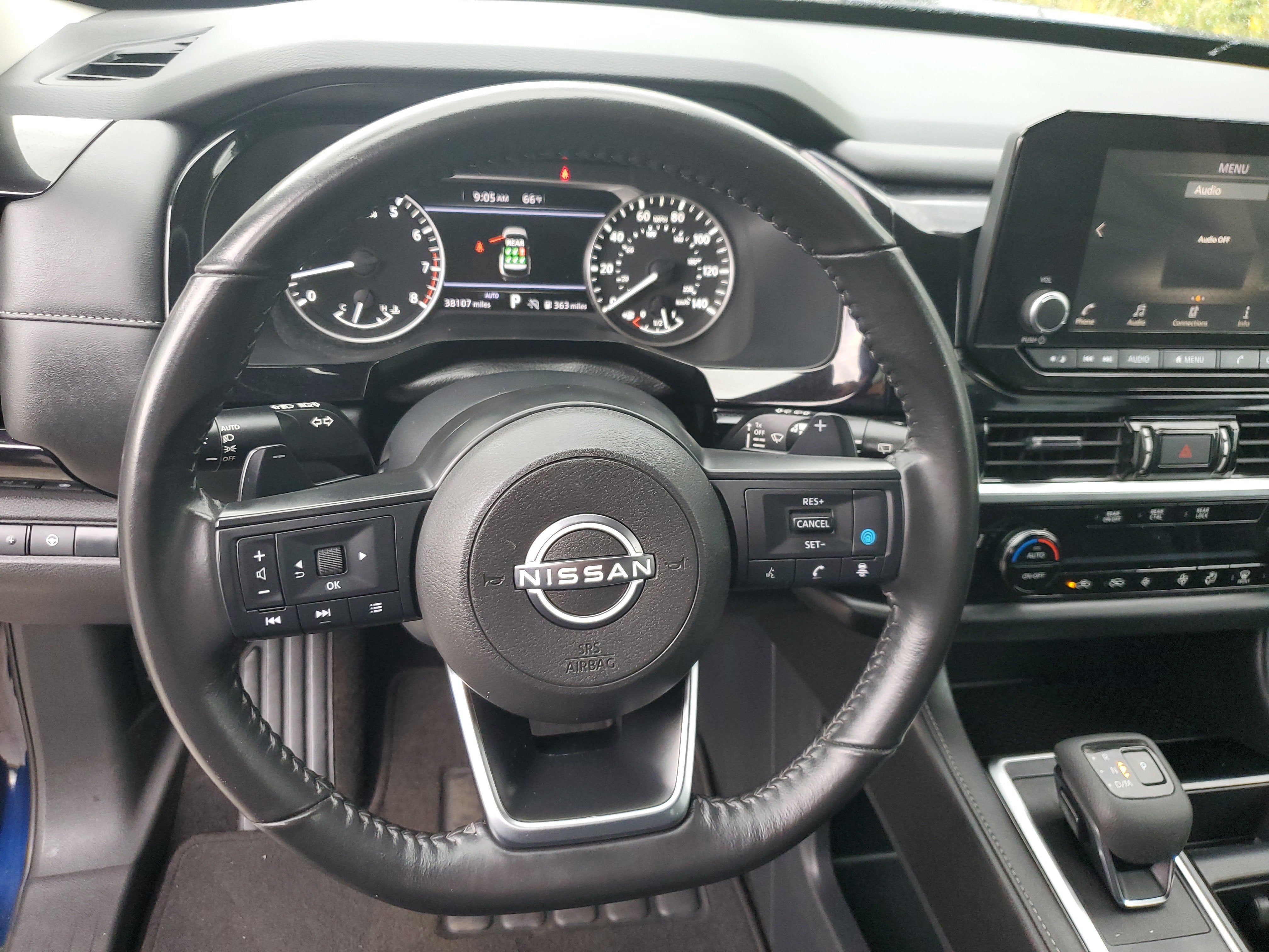 2024 Nissan Pathfinder SV