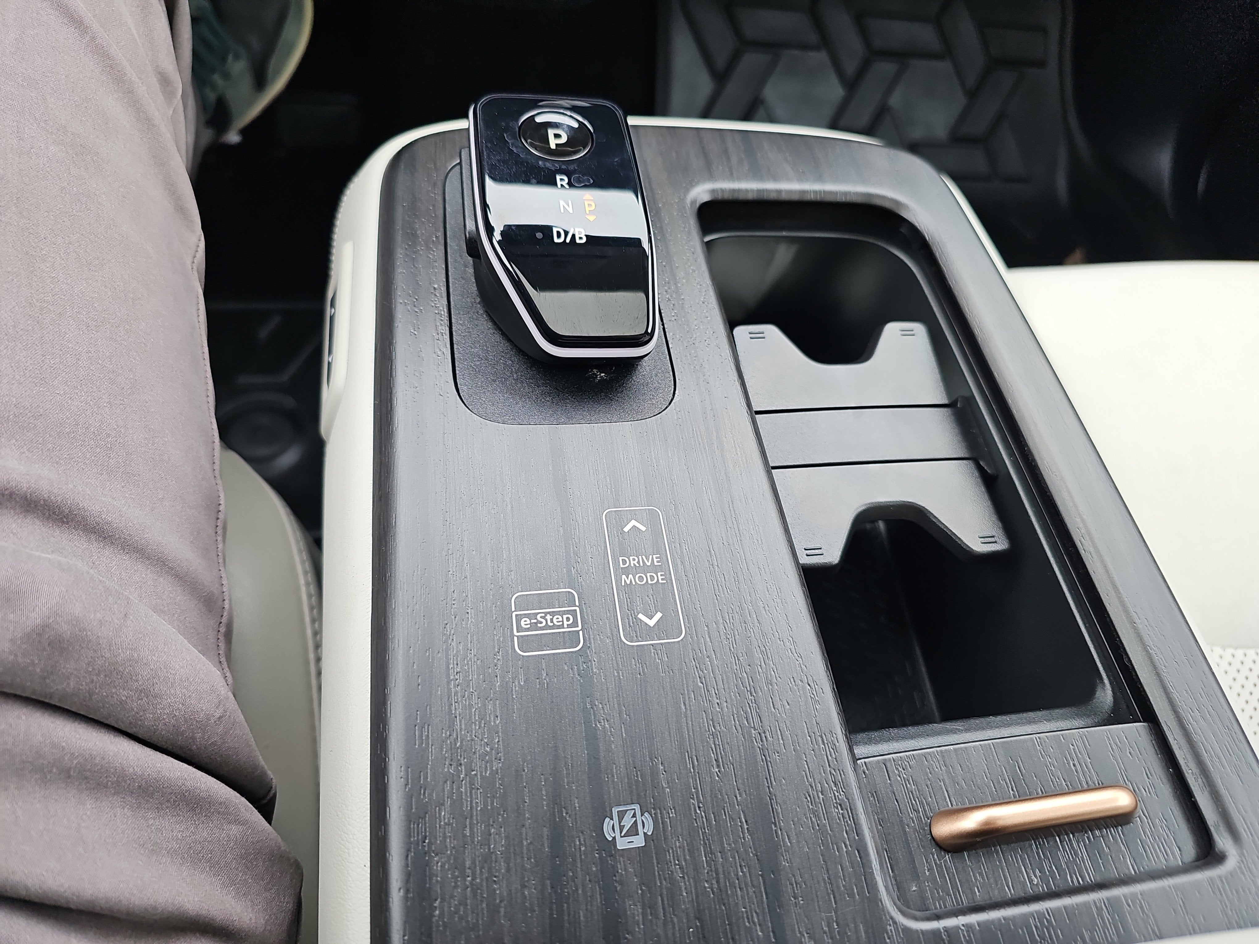 2025 Nissan ARIYA EVOLVE+