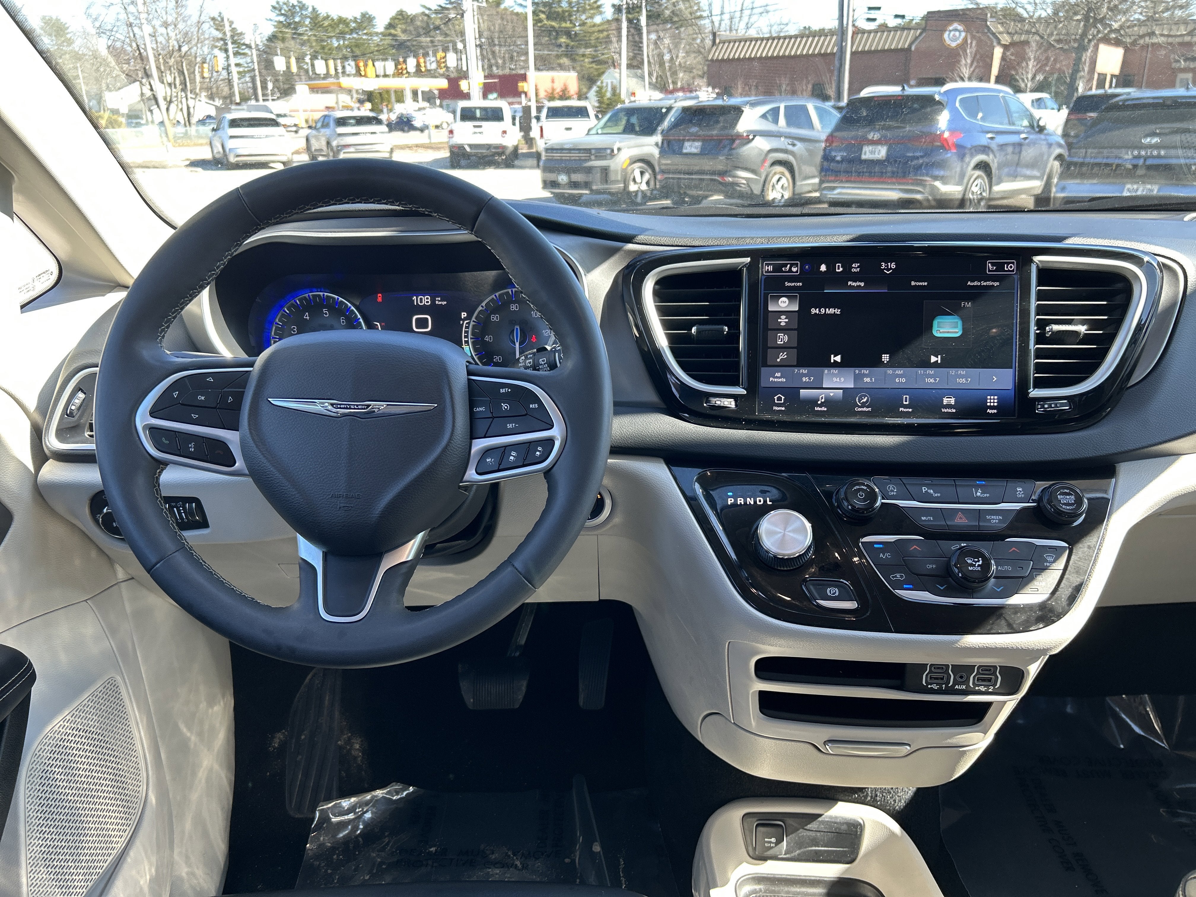 2023 Chrysler Pacifica Touring L