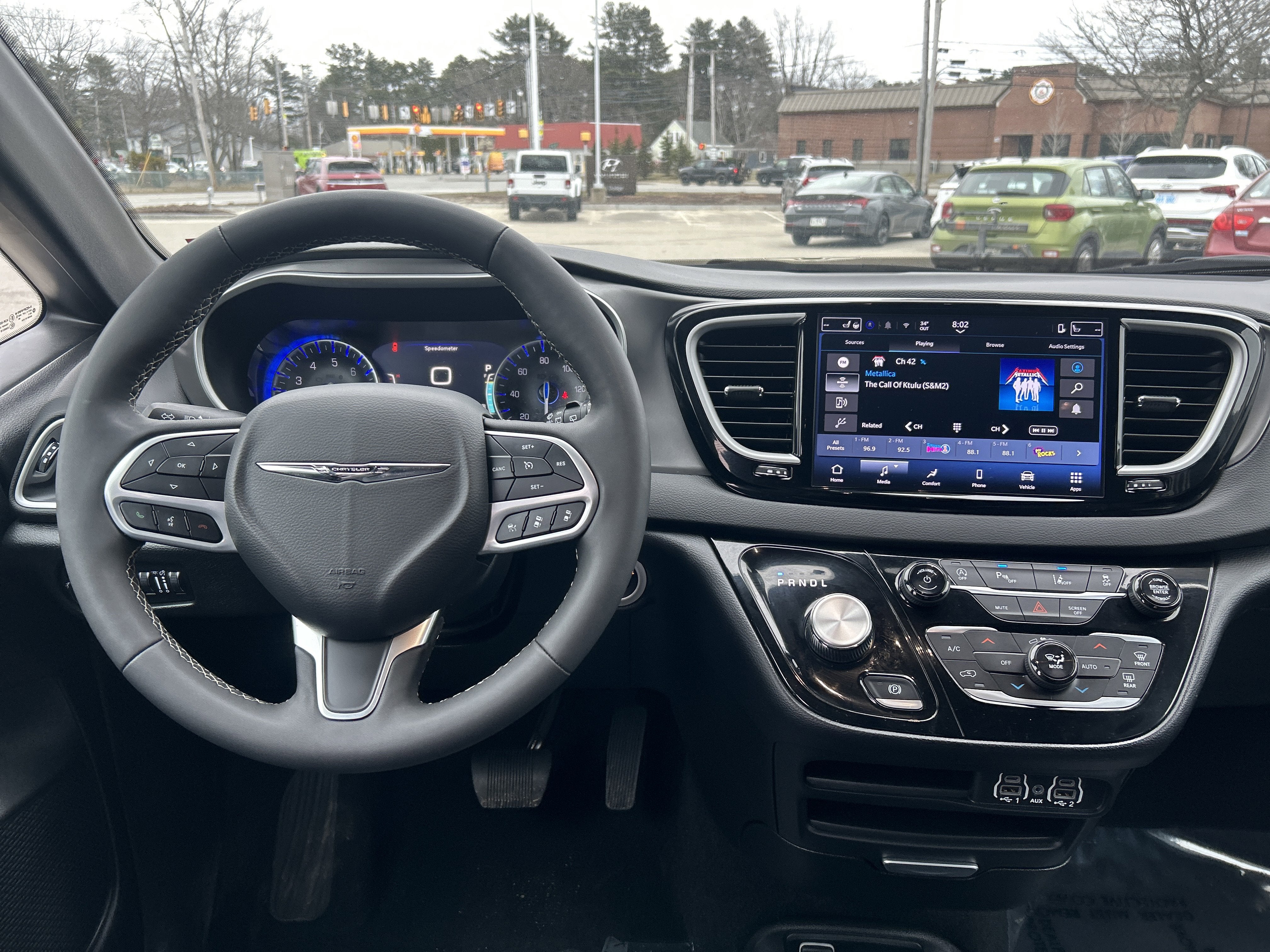 2025 Chrysler Pacifica Select
