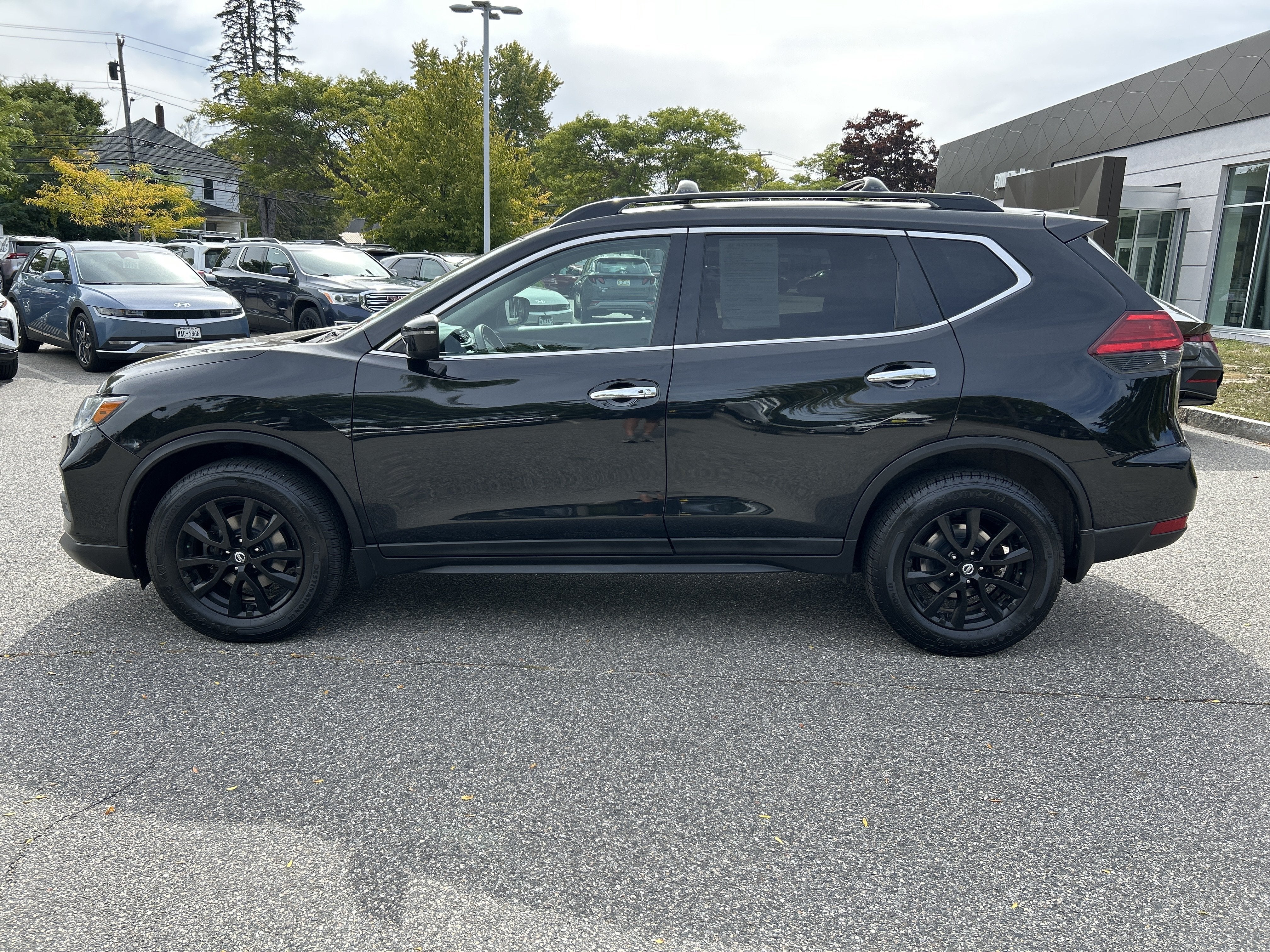 2017 Nissan Rogue SV